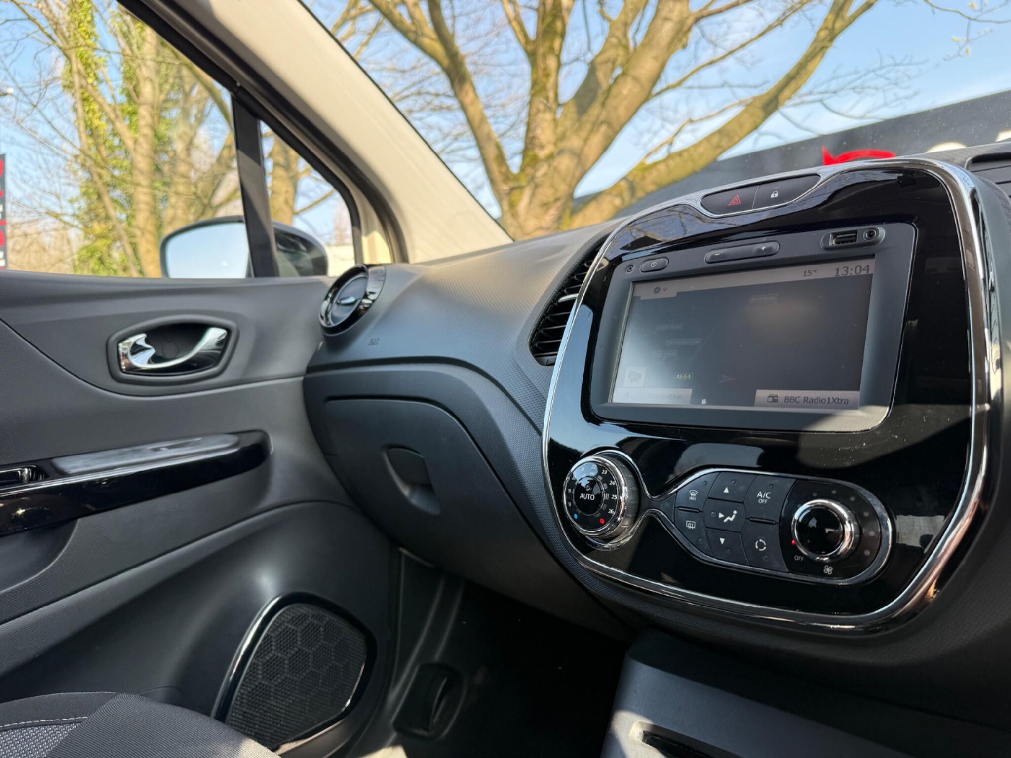 Renault Captur - Image 18
