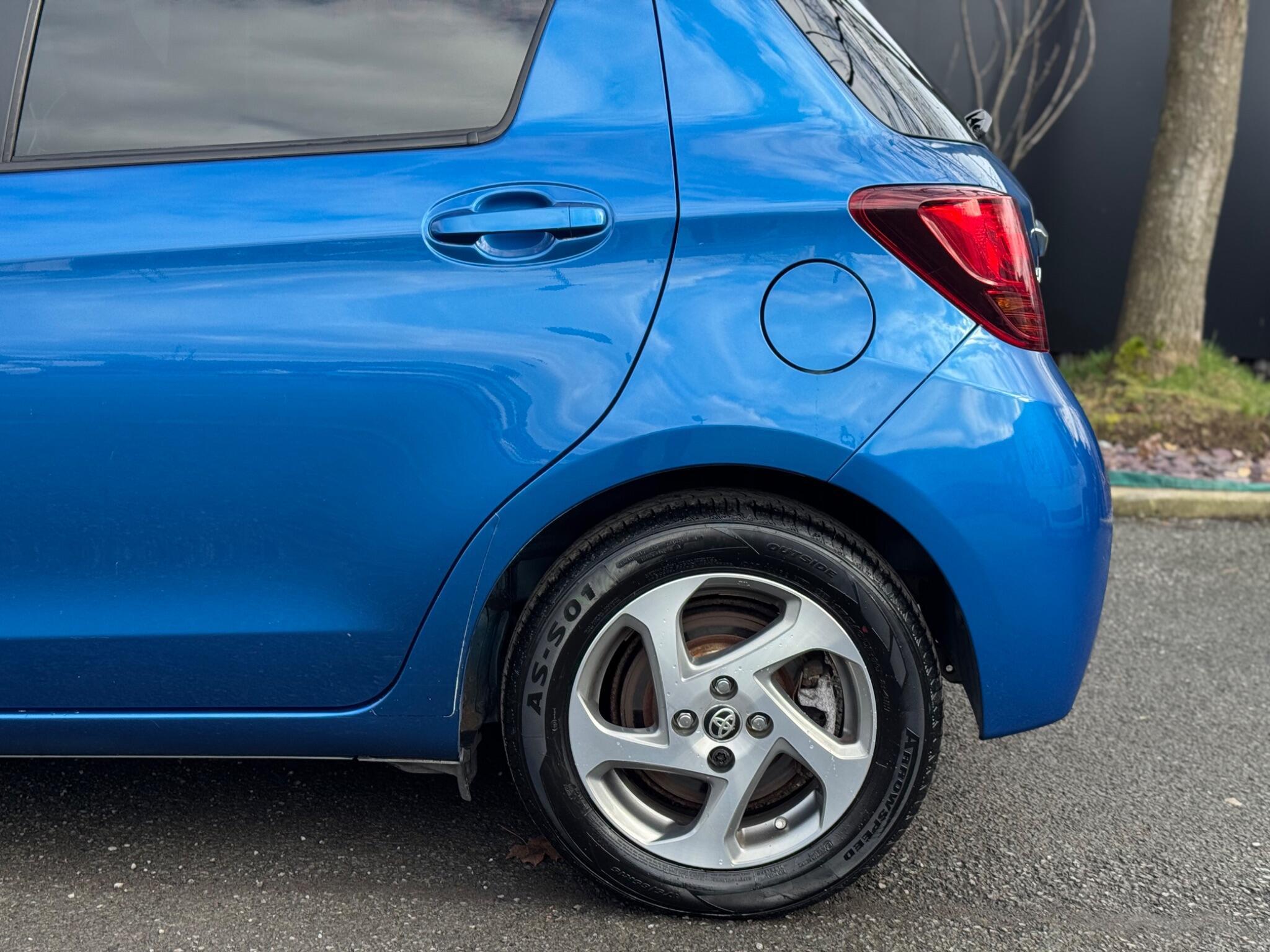 Toyota Yaris - Image 10