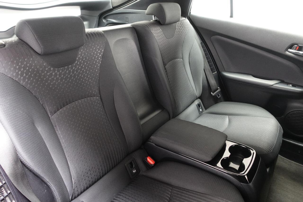 Toyota Prius - Image 18