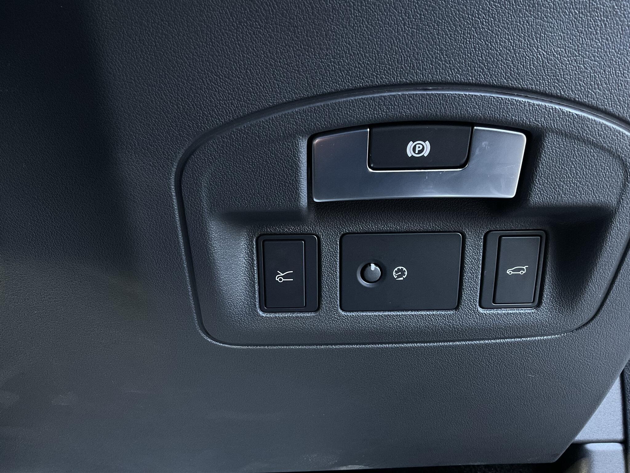 Jaguar I-Pace - Image 27