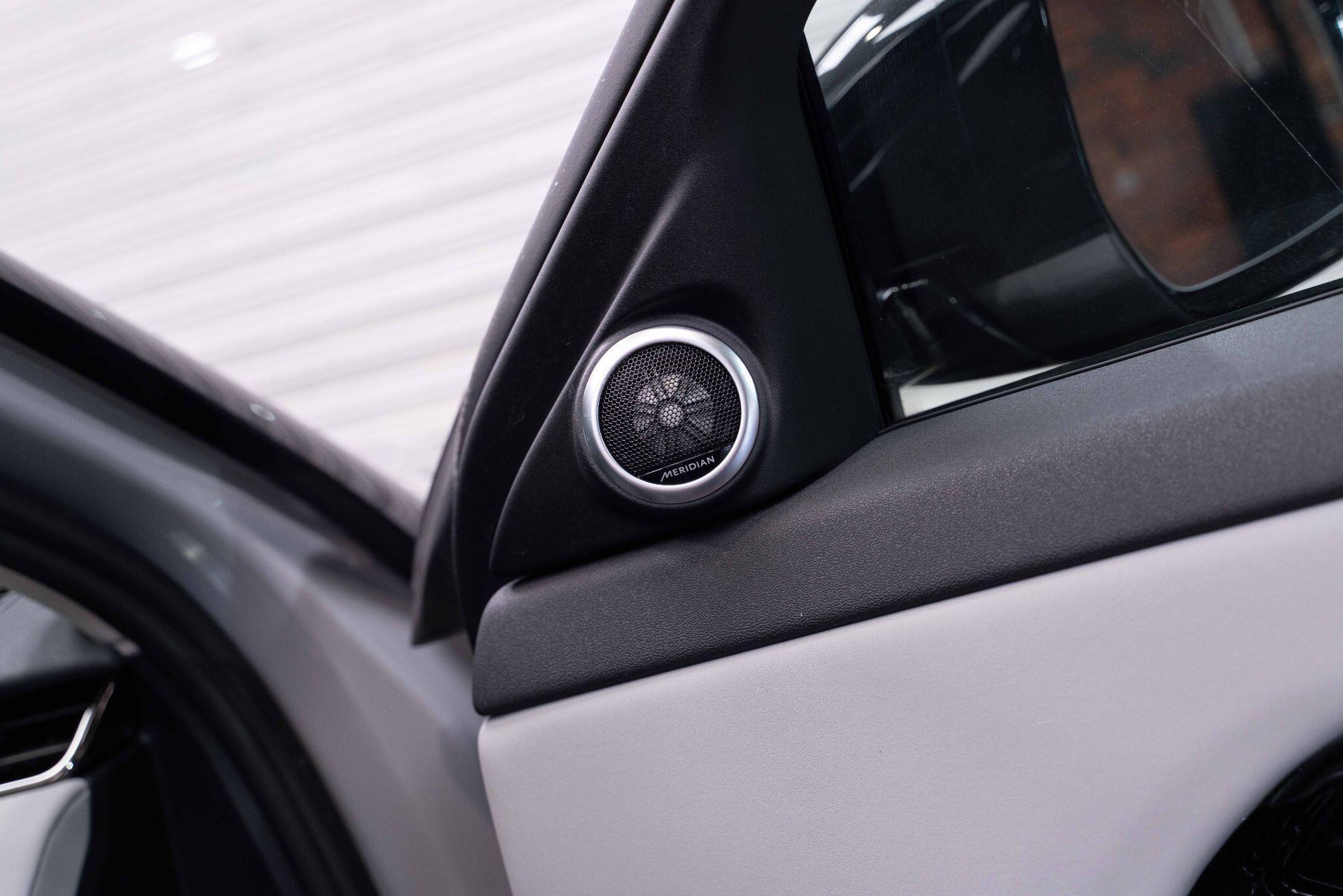 Land Rover Range Rover Evoque - Image 13