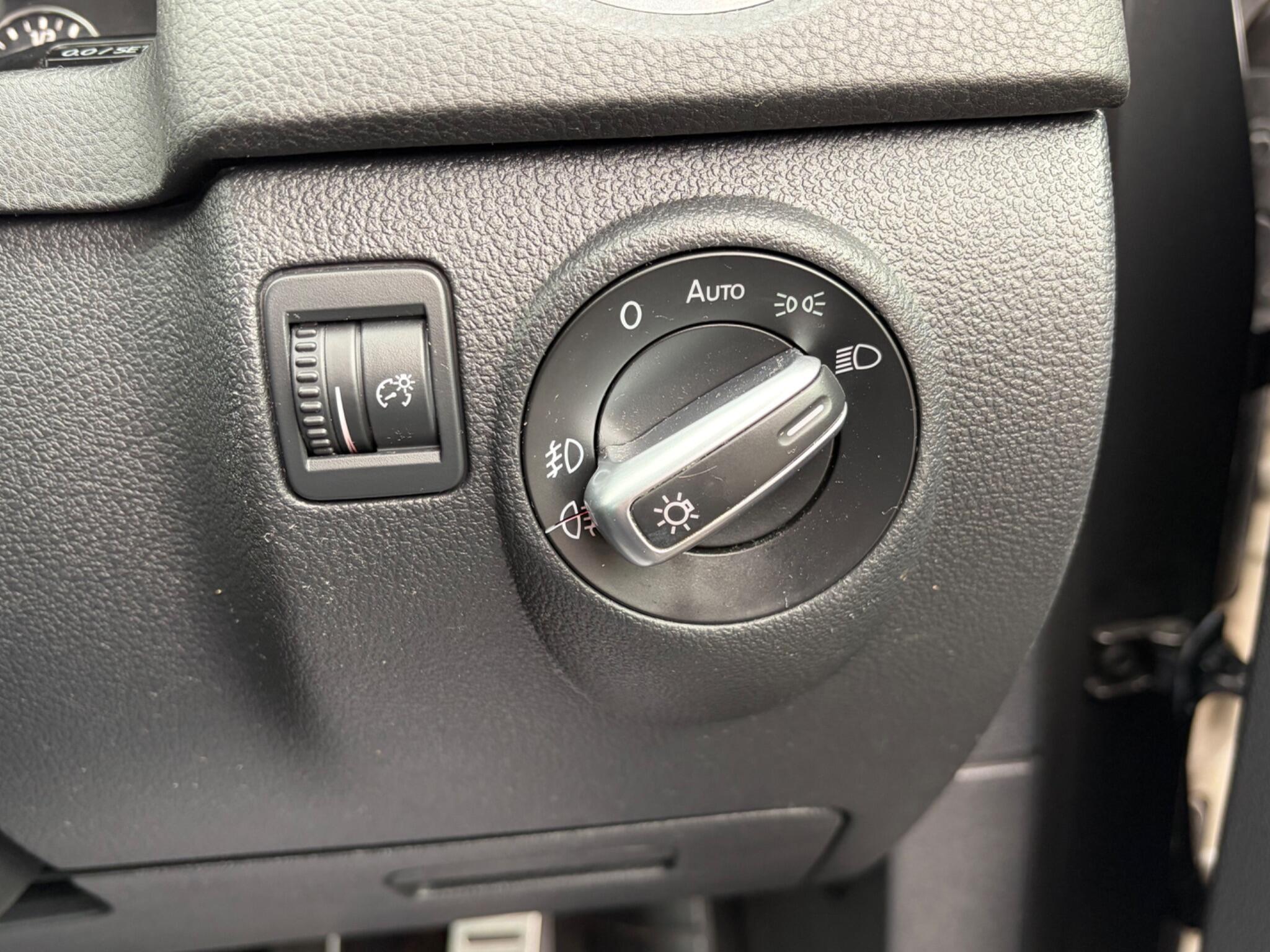 Volkswagen Tiguan - Image 27