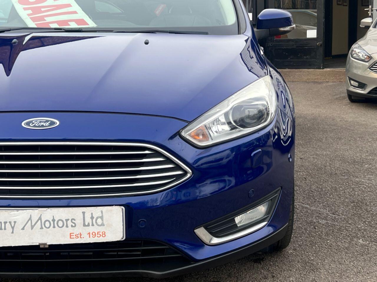 Ford Focus - Image 12