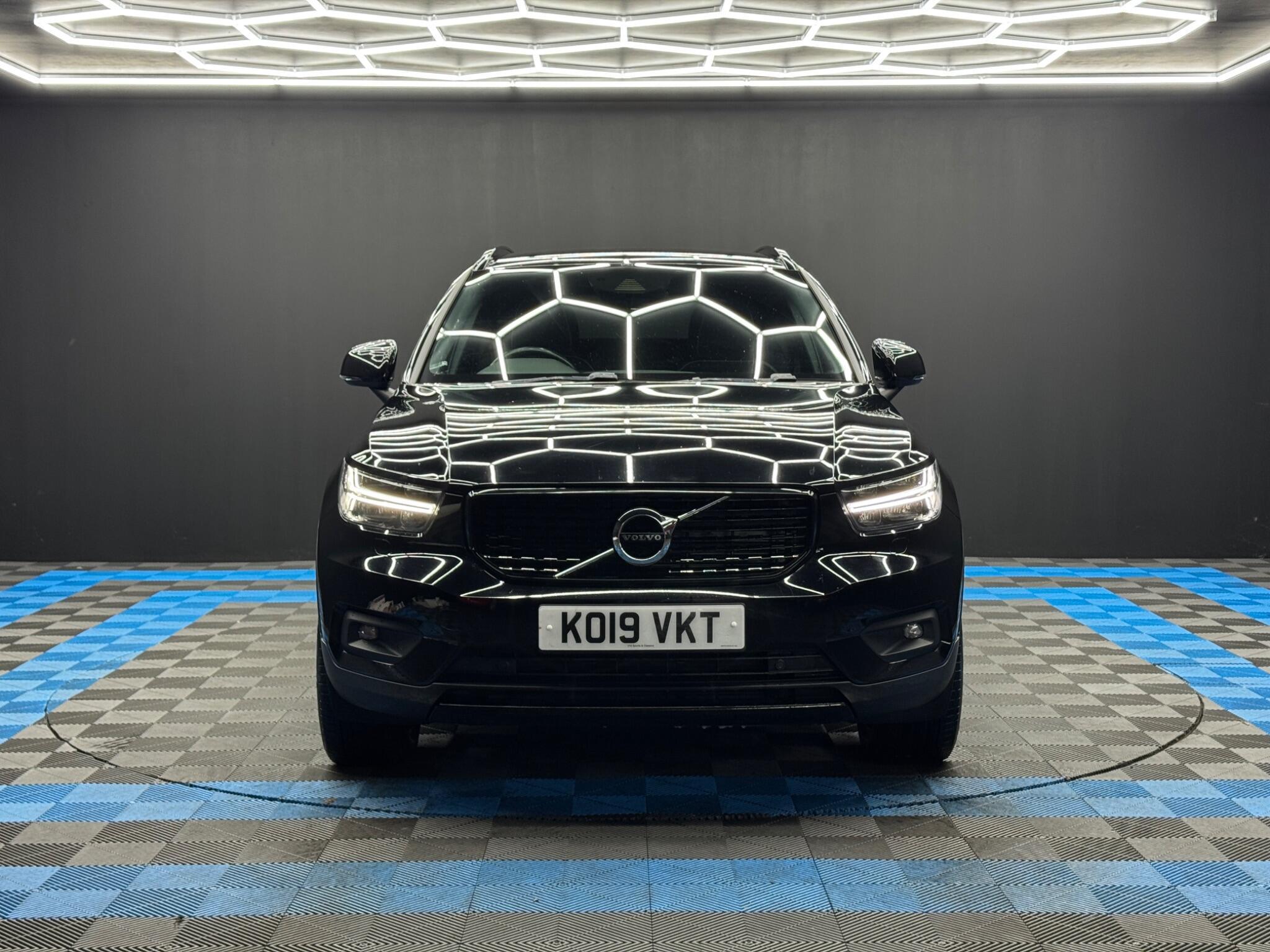 Volvo XC40 - Image 2