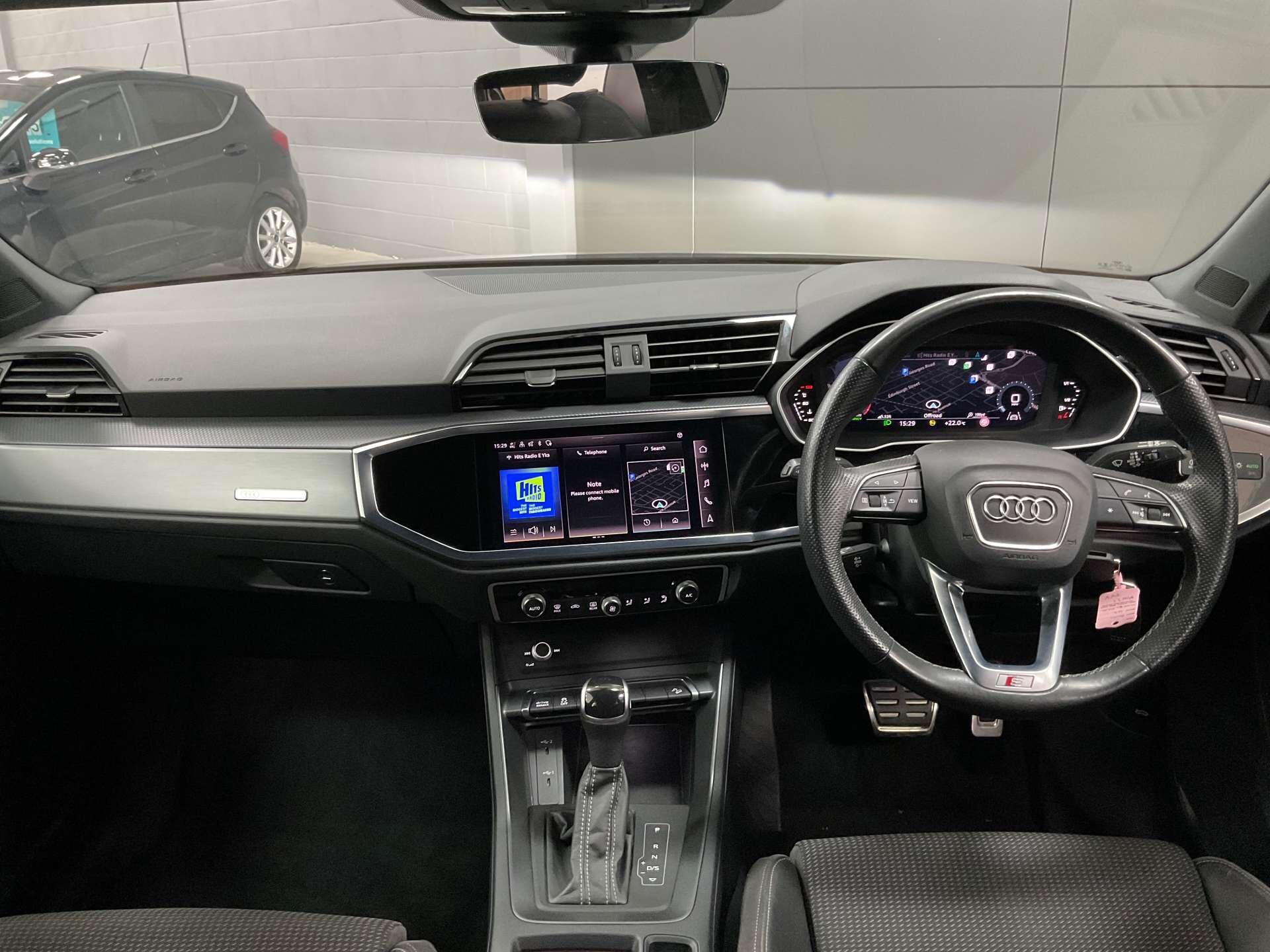 Audi Q3 - Image 11