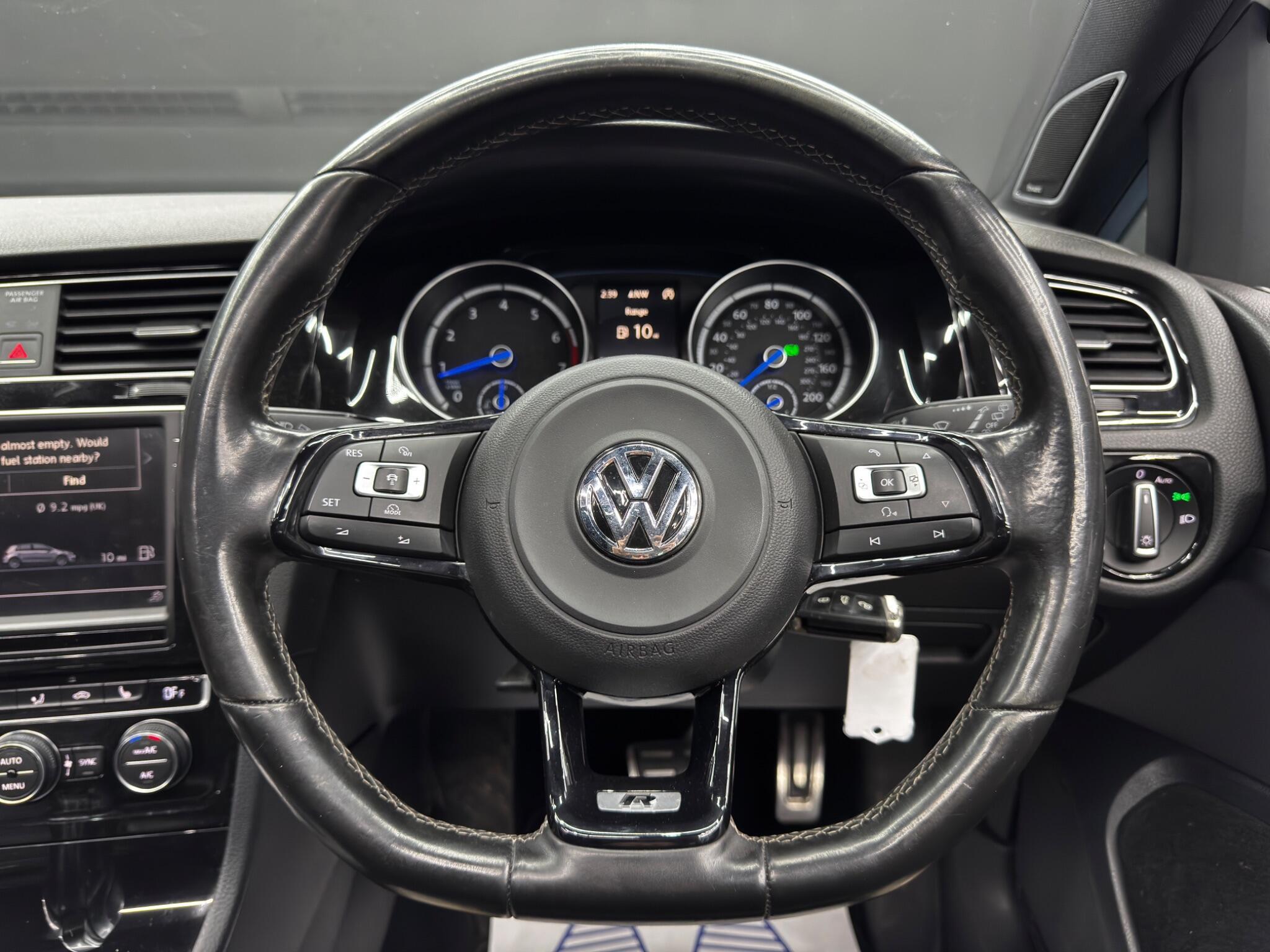 Volkswagen Golf - Image 18
