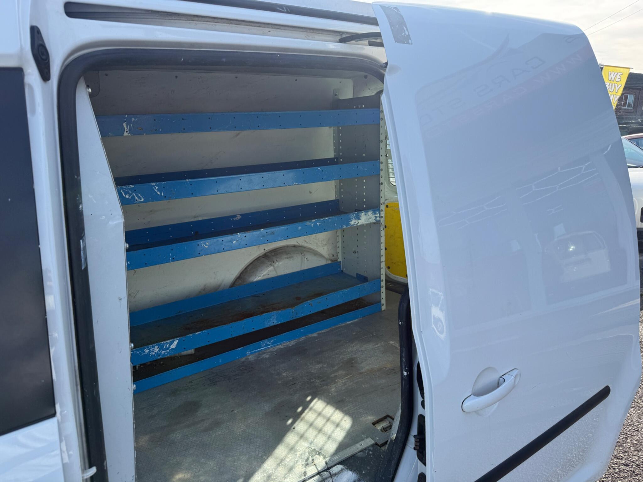 Volkswagen Caddy - Image 39