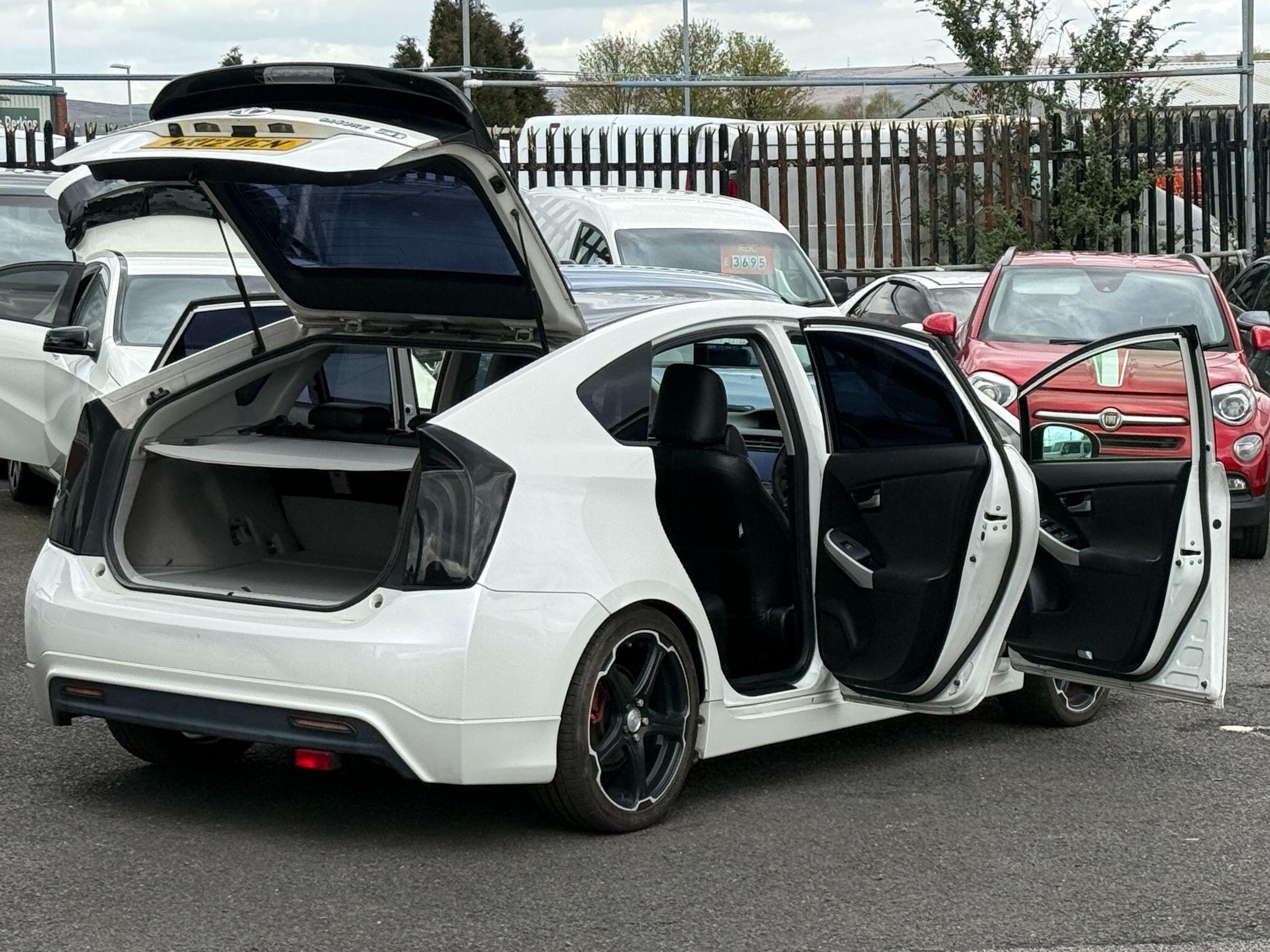 Toyota Prius - Image 20