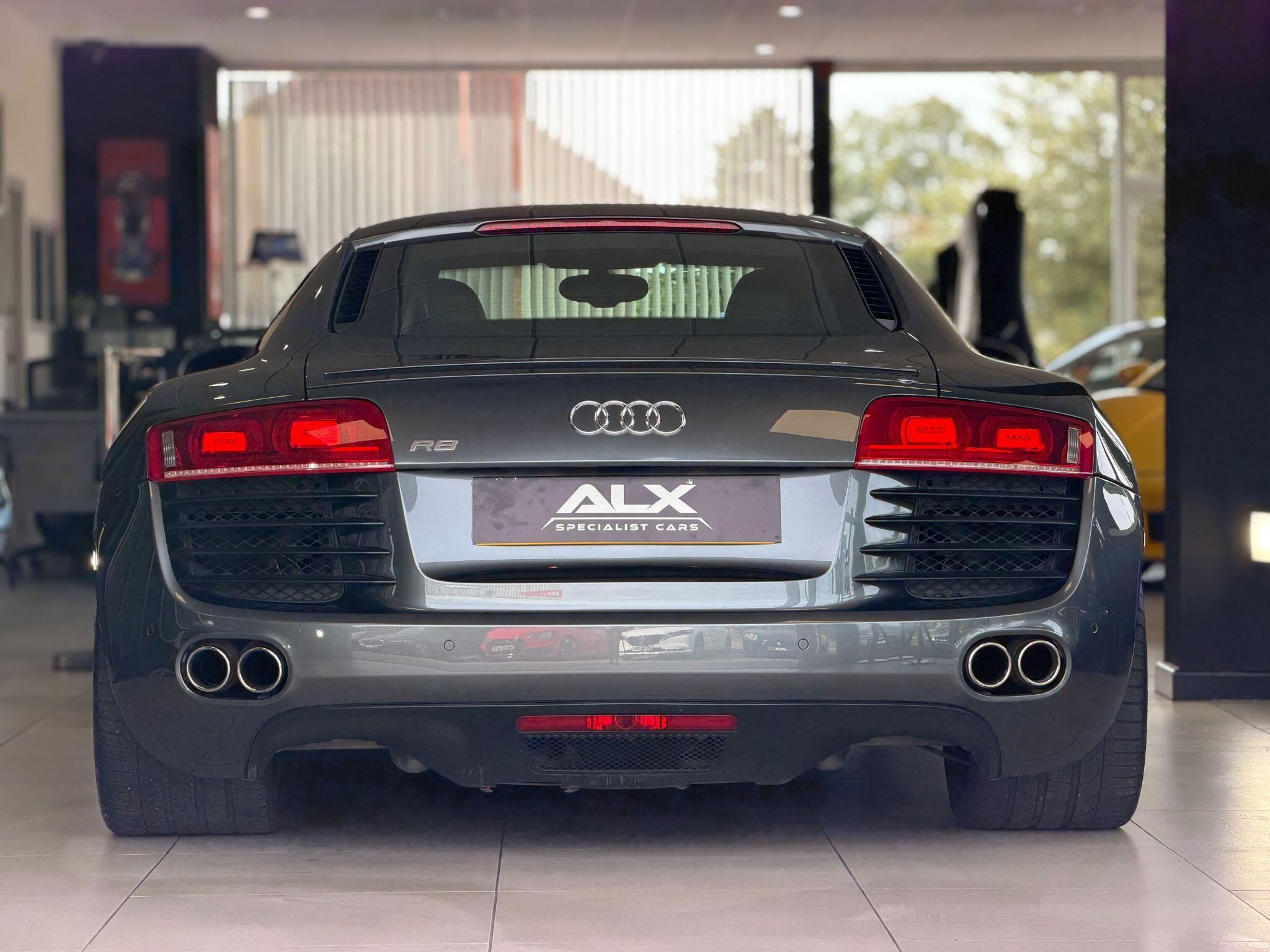 Audi R8 - Image 15