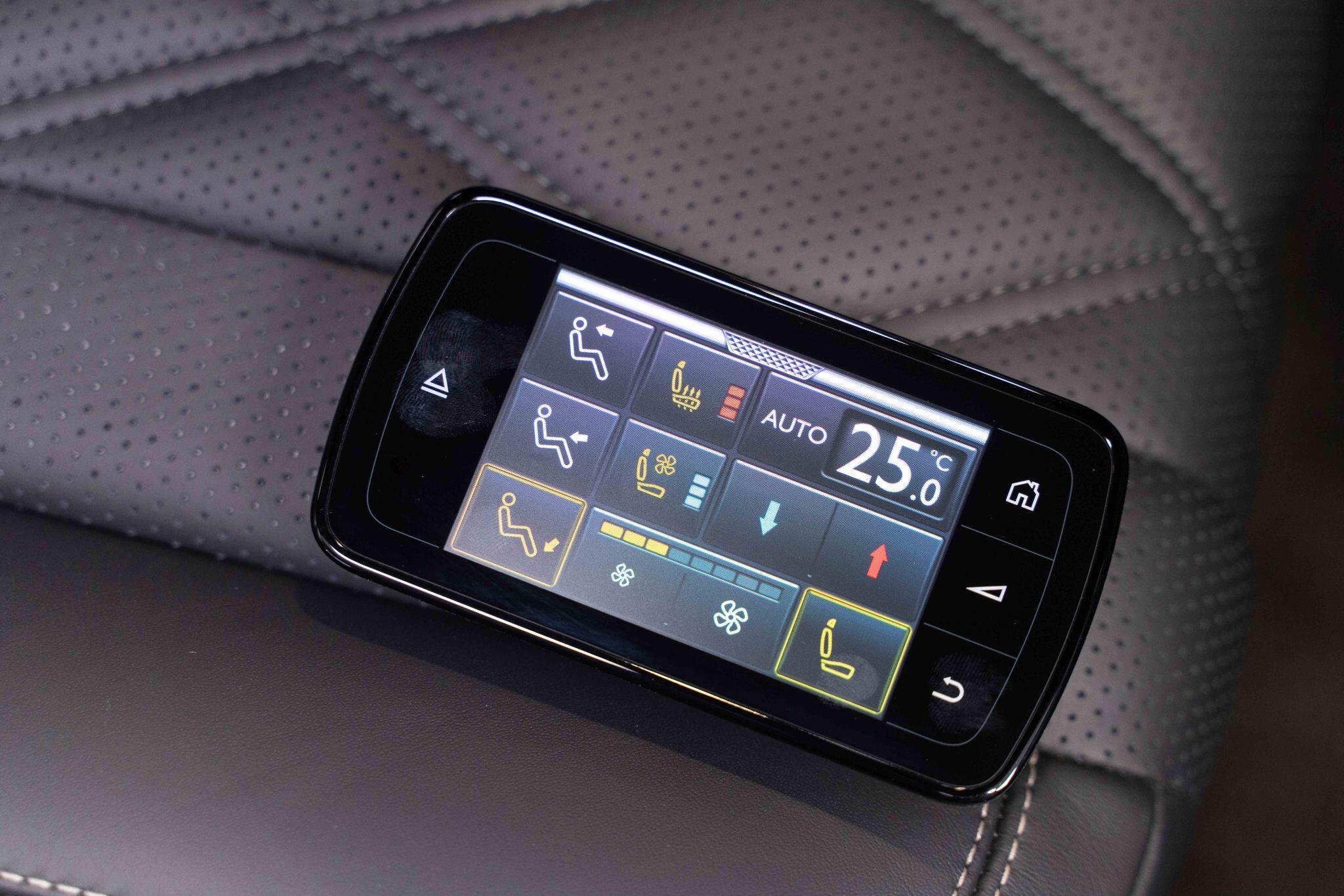 Bentley Flying Spur - Image 31