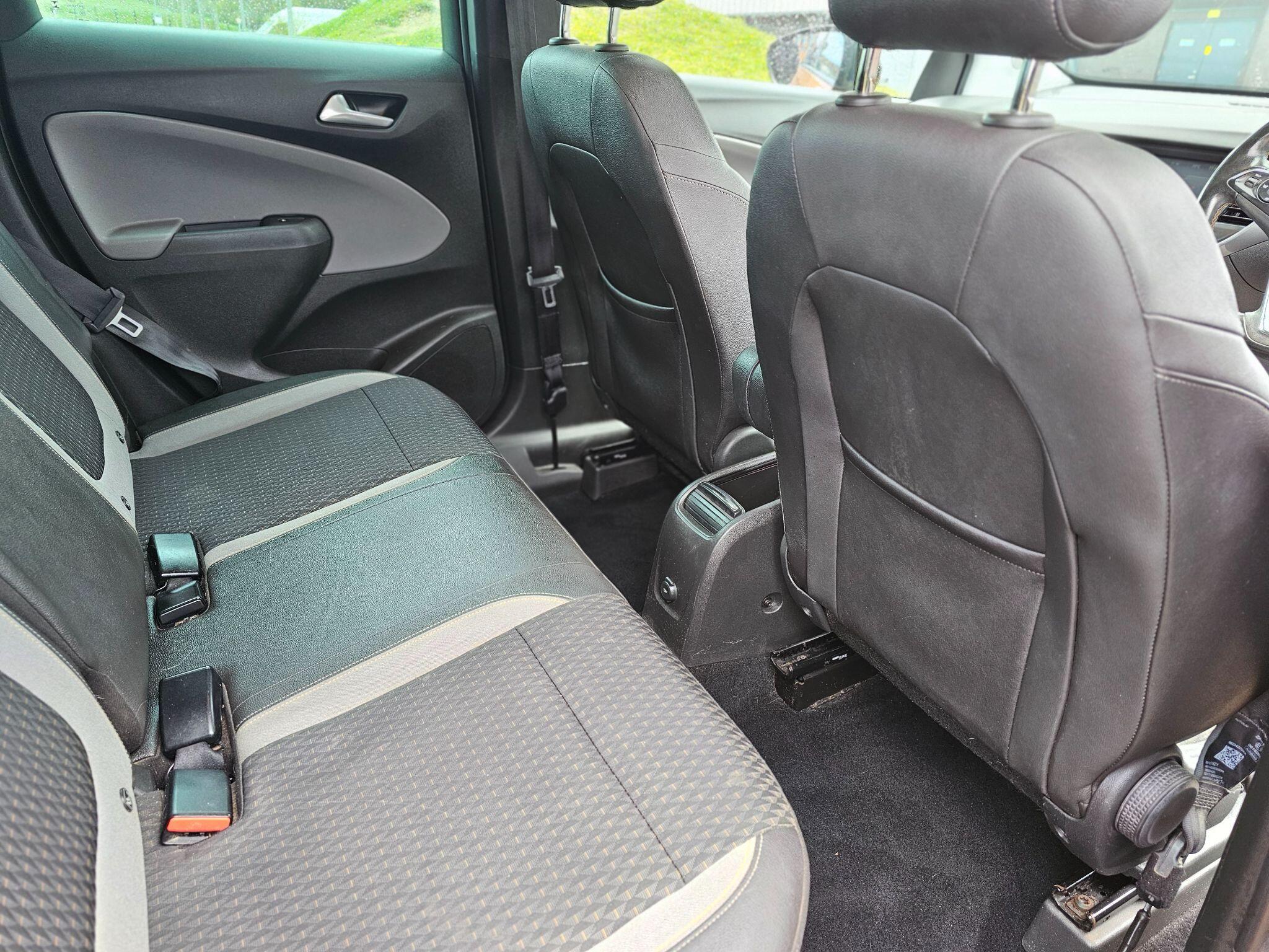 Vauxhall Crossland X - Image 11