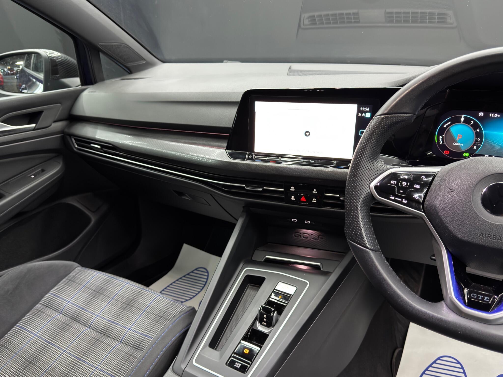 Volkswagen Golf - Image 23