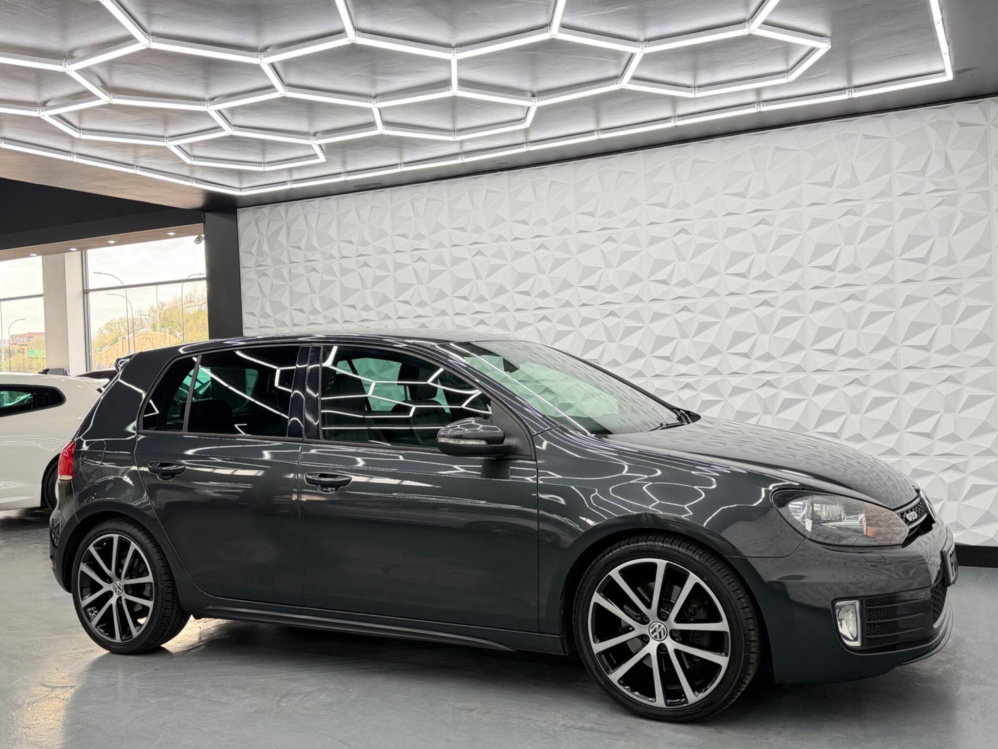 Volkswagen Golf - Image 11