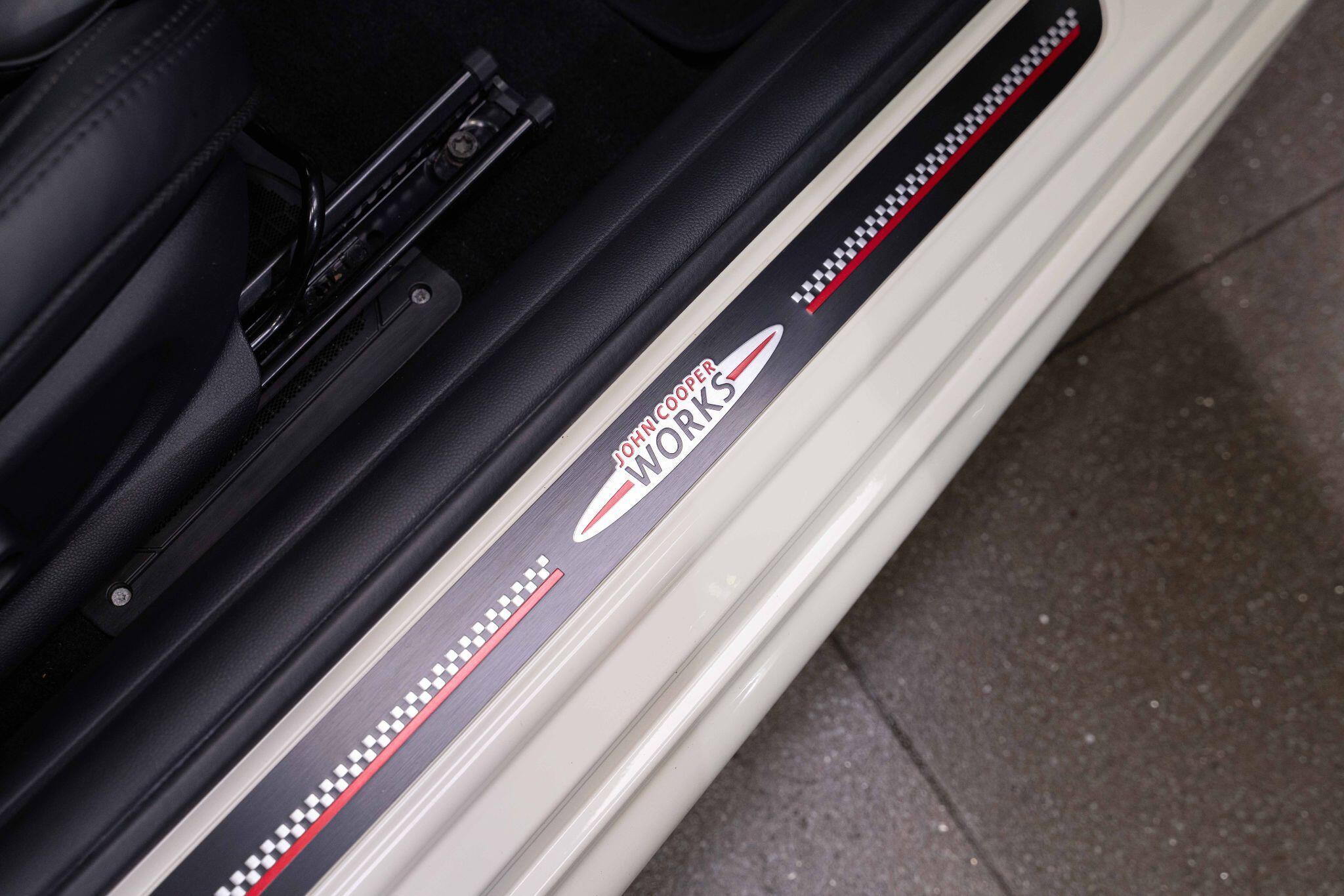 MINI Hatch - Image 43