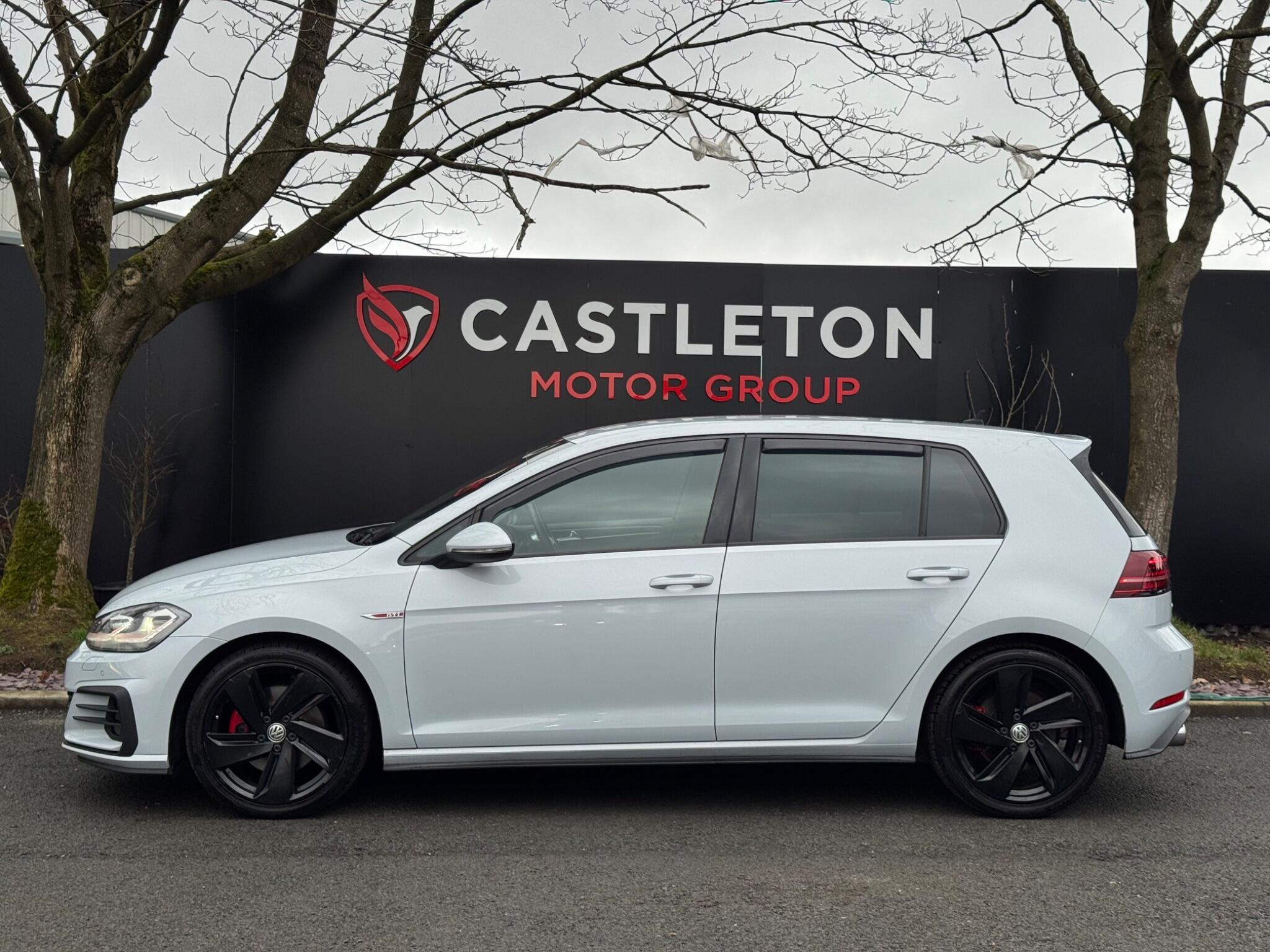 Volkswagen Golf - Image 8