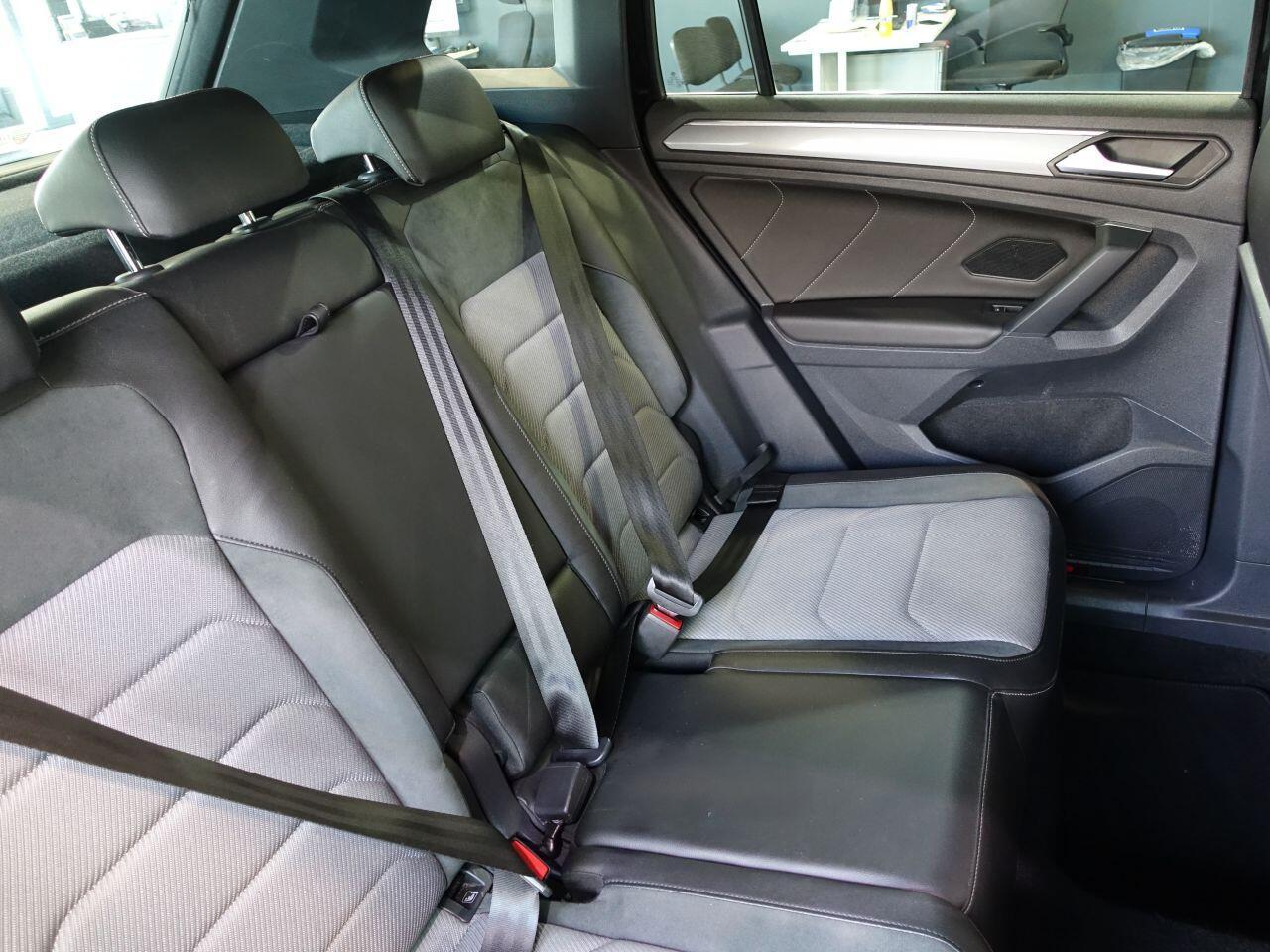 Volkswagen Tiguan - Image 14