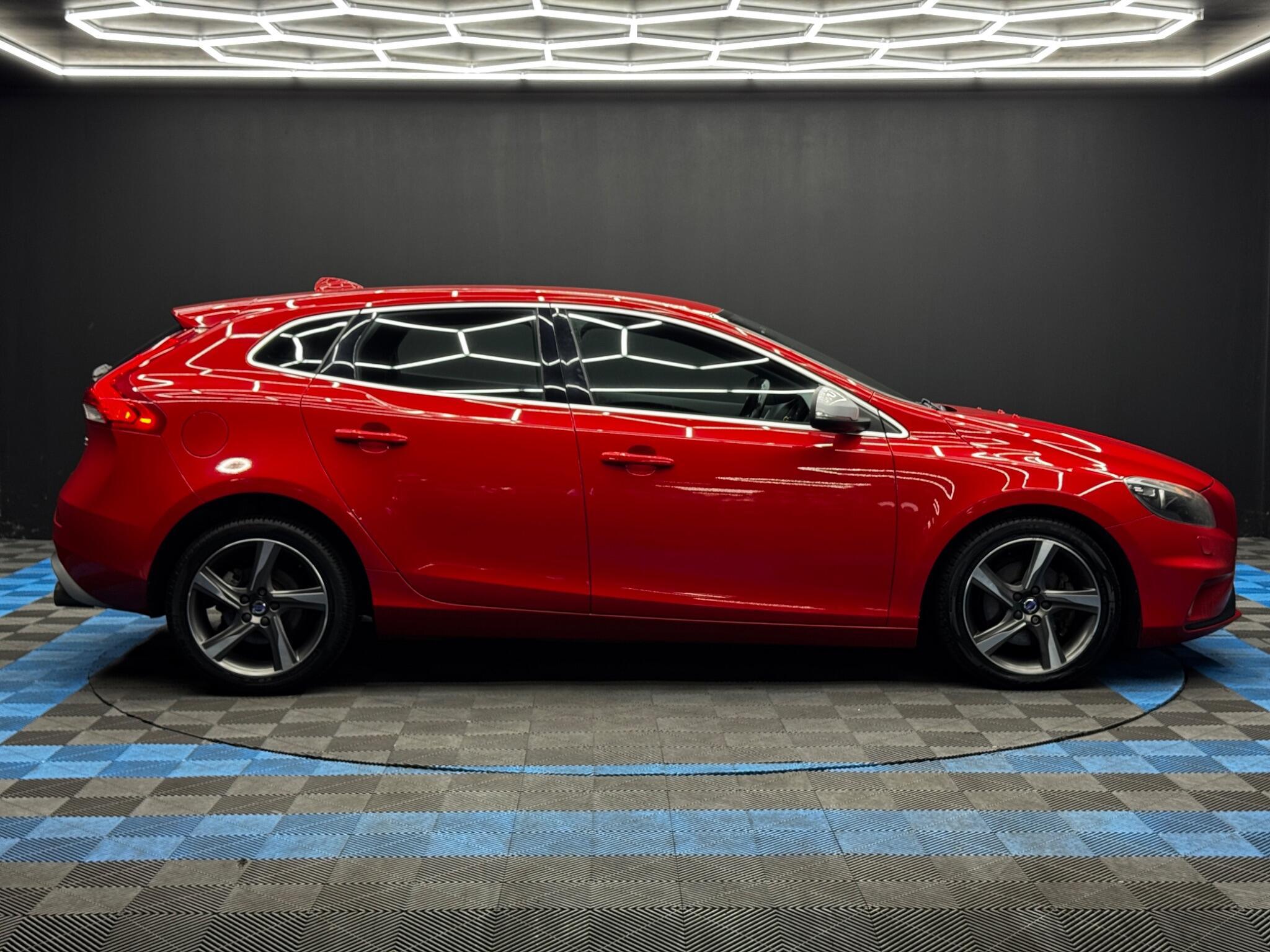 Volvo V40 - Image 4