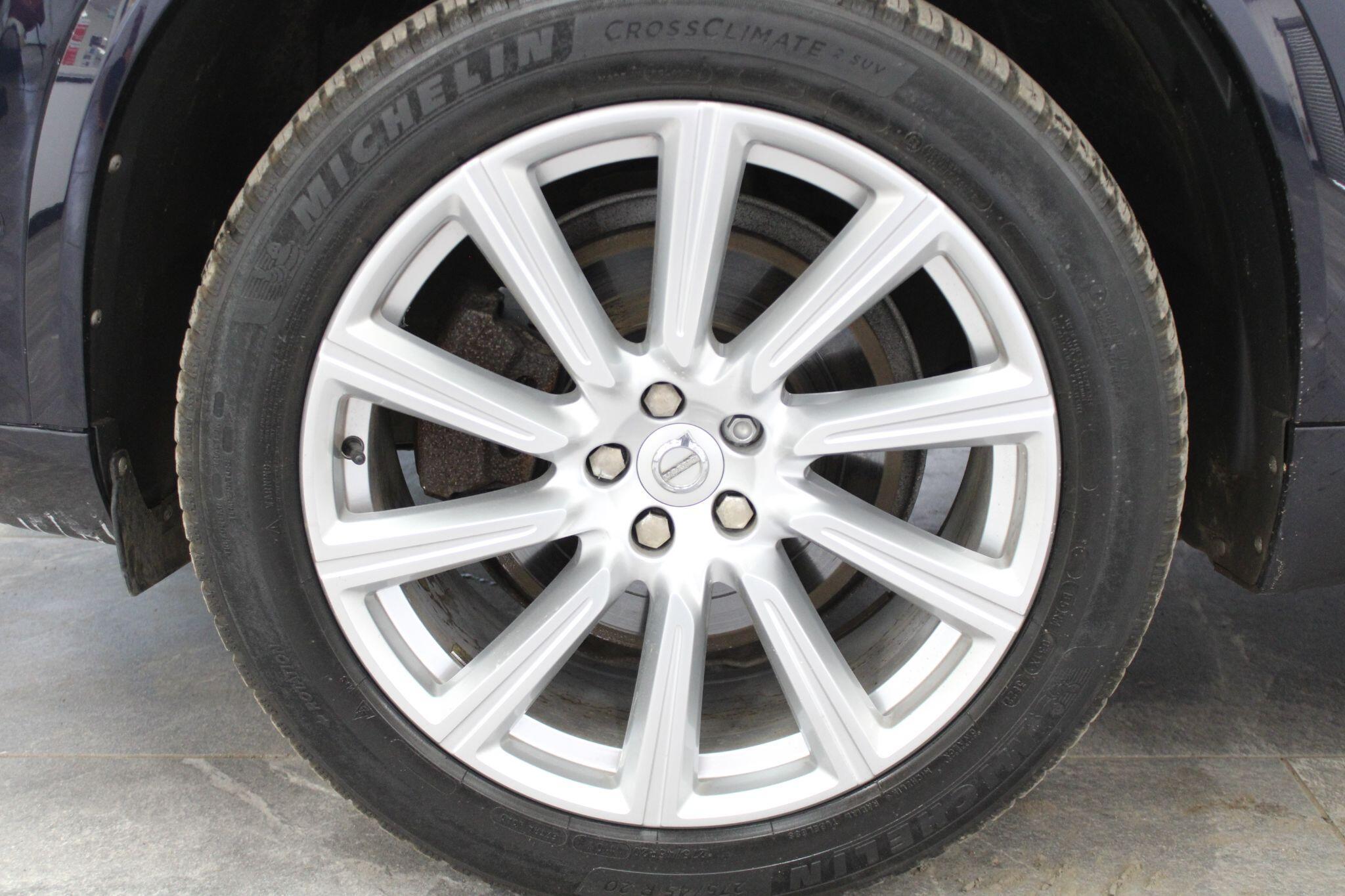 Volvo XC90 - Image 38
