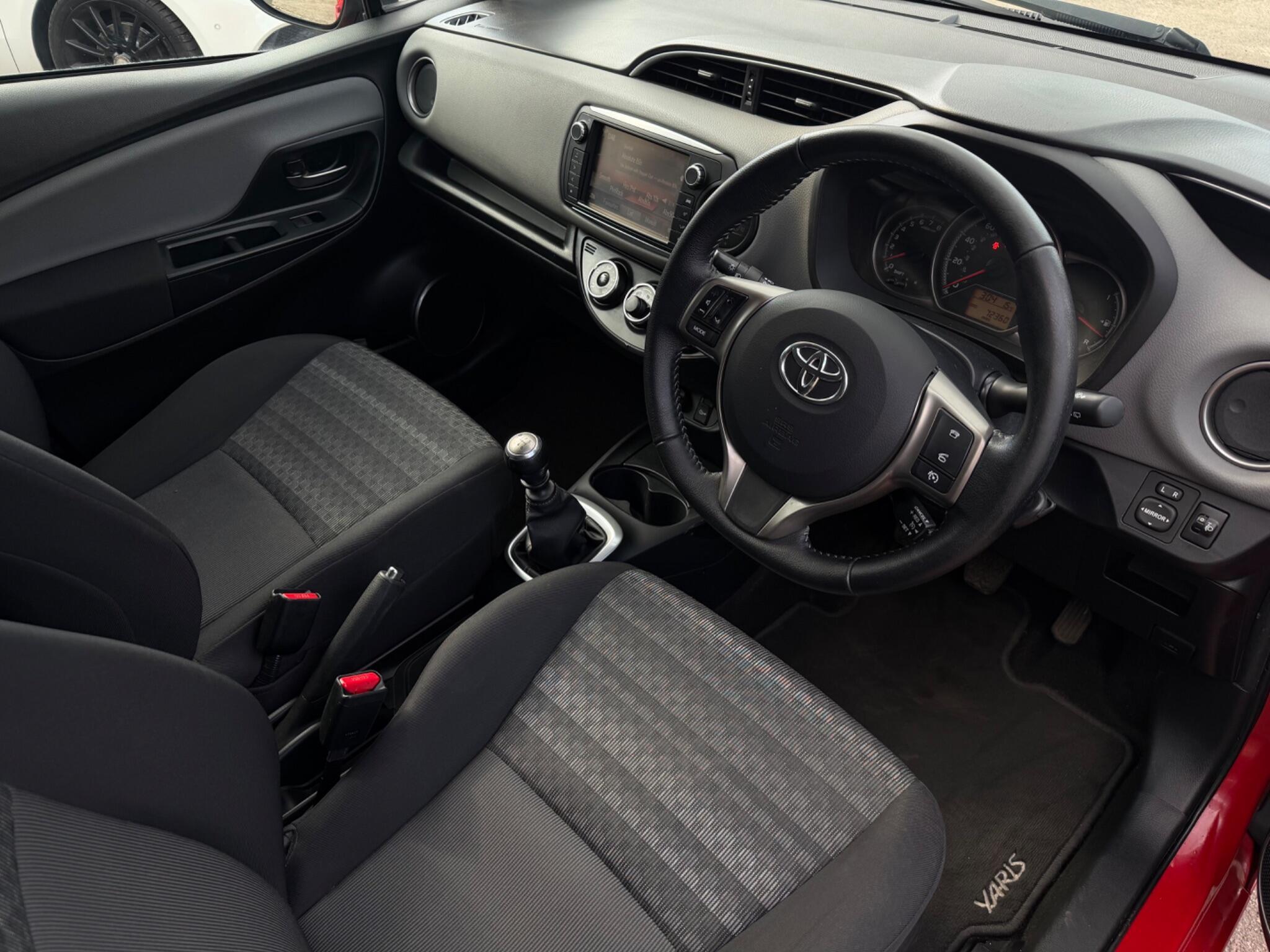 Toyota Yaris - Image 10