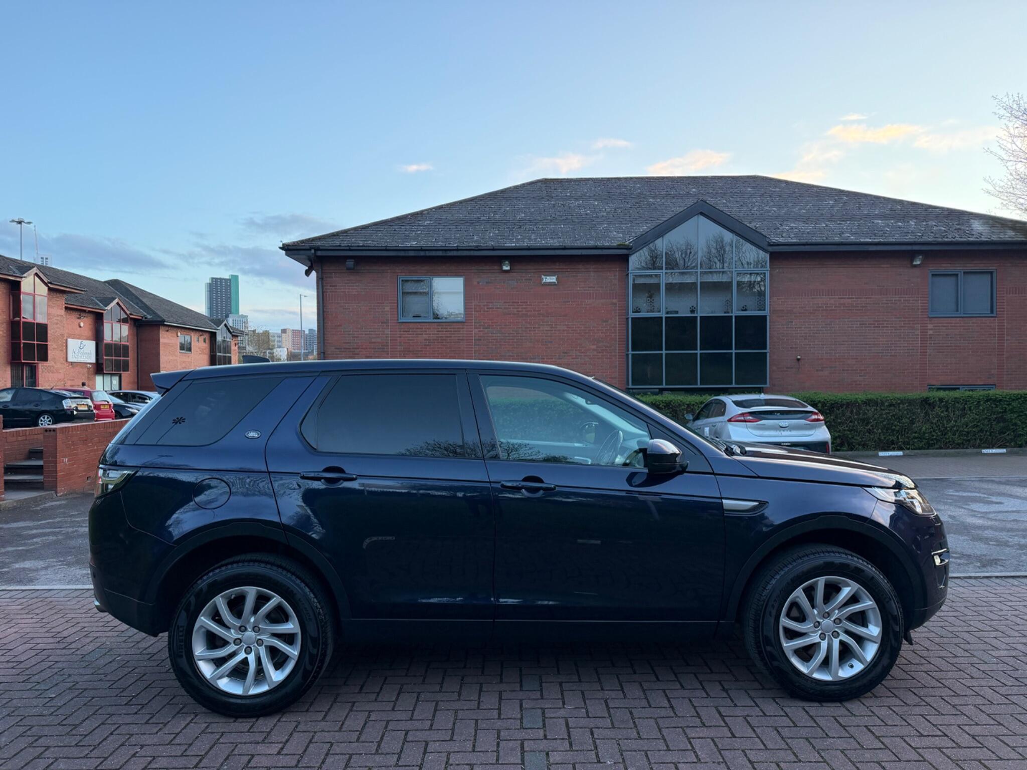 Land Rover DISCOVERY SPORT - Image 3