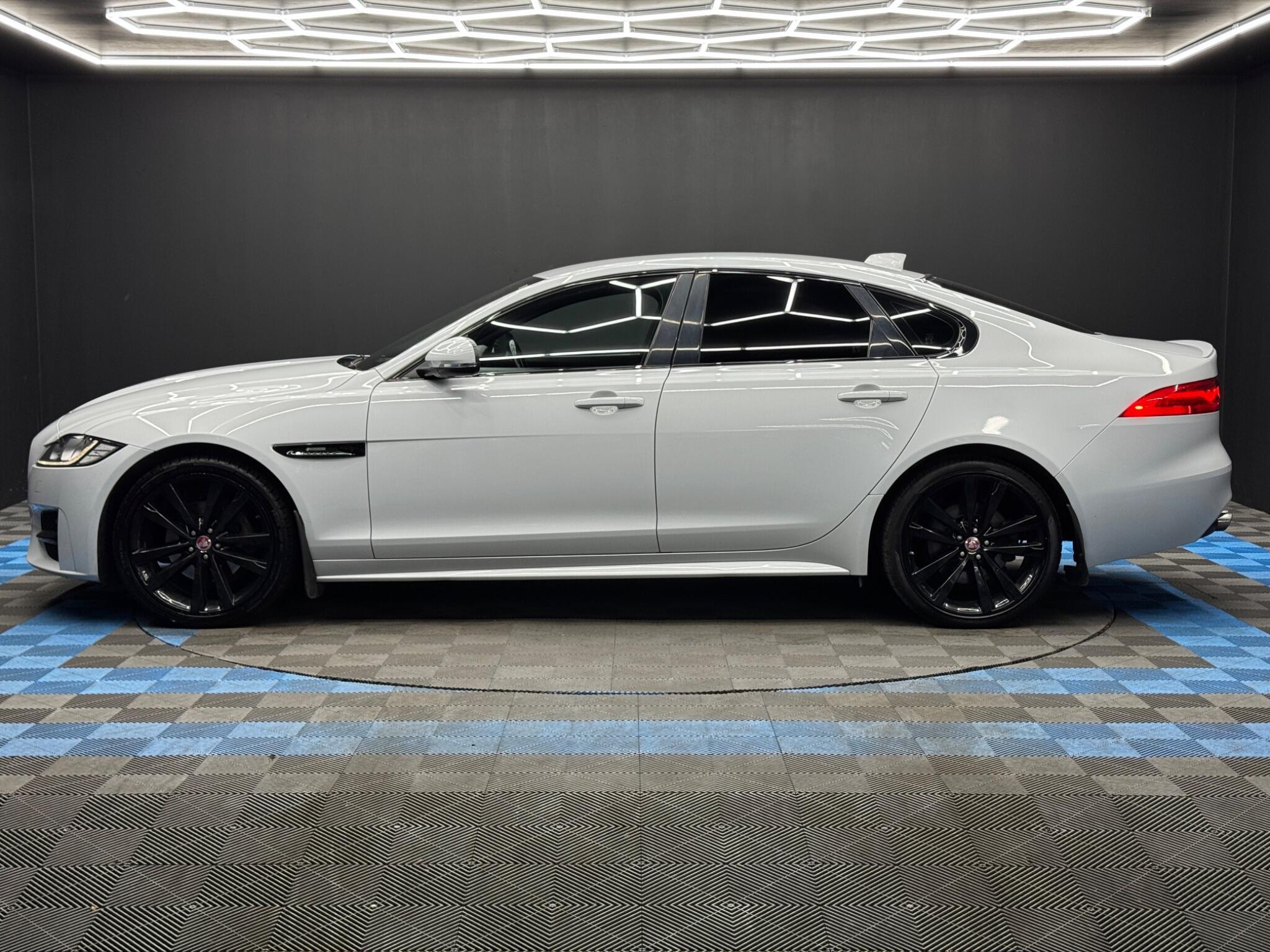 Jaguar XF - Image 8