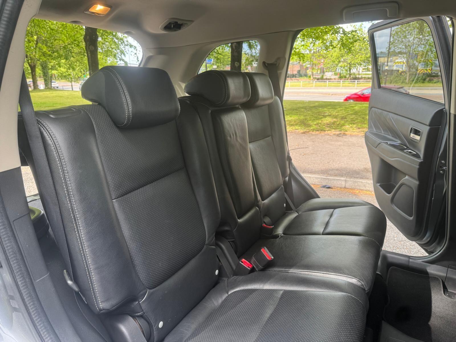 Mitsubishi Outlander - Image 17