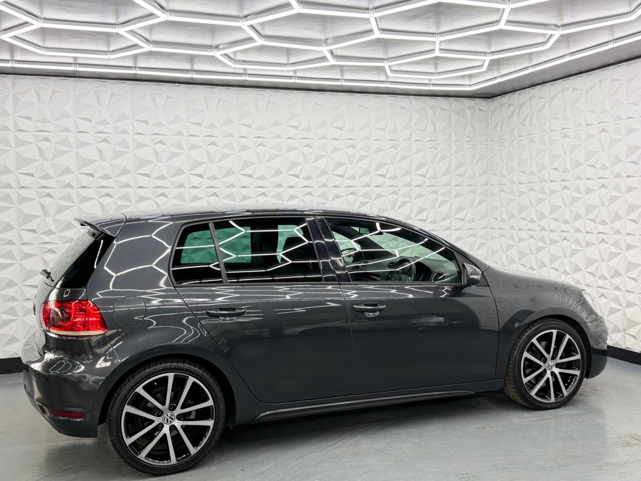 Volkswagen Golf - Image 13