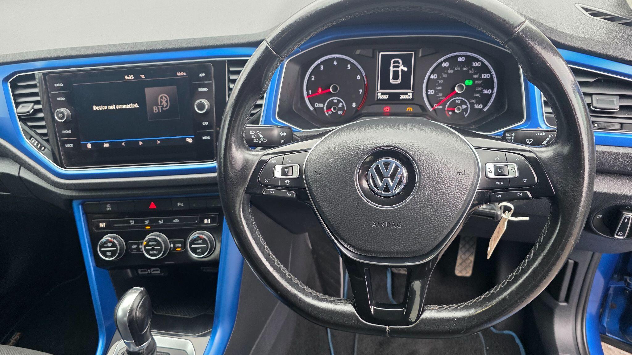 Volkswagen T-Roc - Image 30