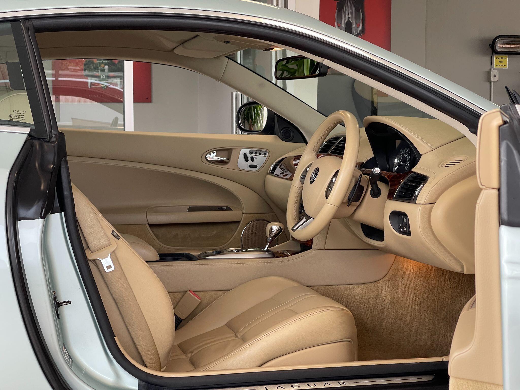 Jaguar XK - Image 2