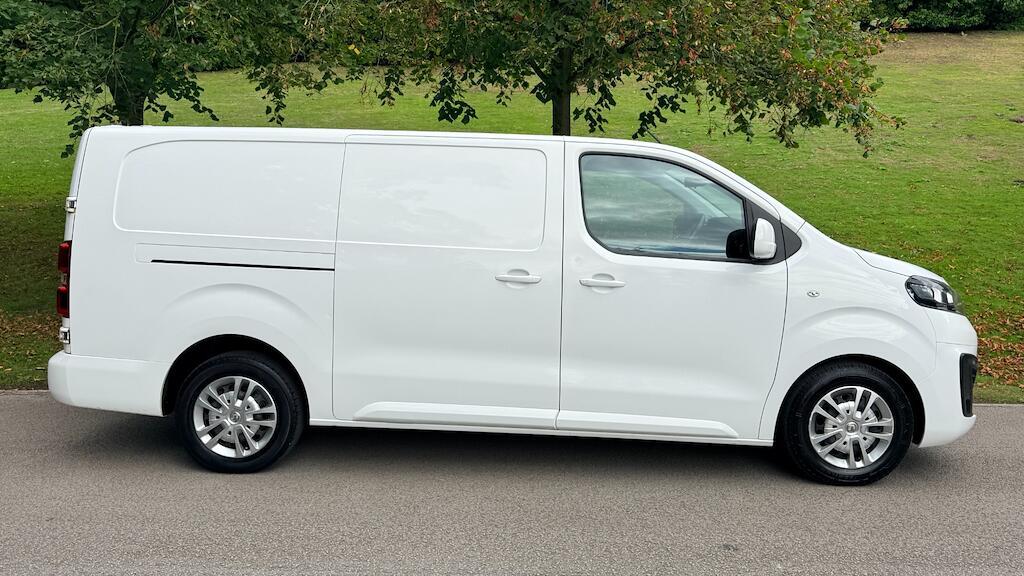 Vauxhall Vivaro - Image 3