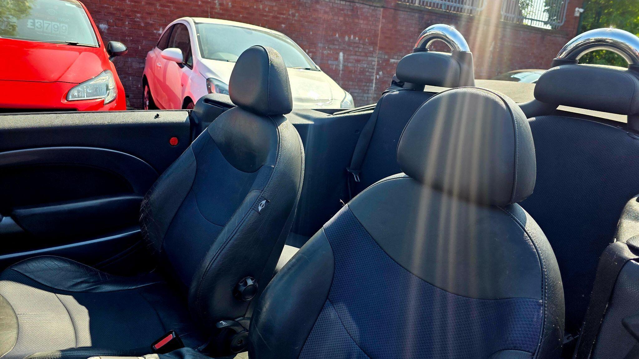 MINI Convertible - Image 15