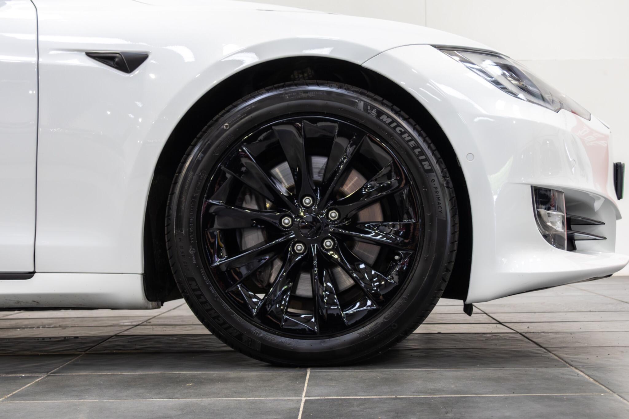Tesla Model S - Image 6