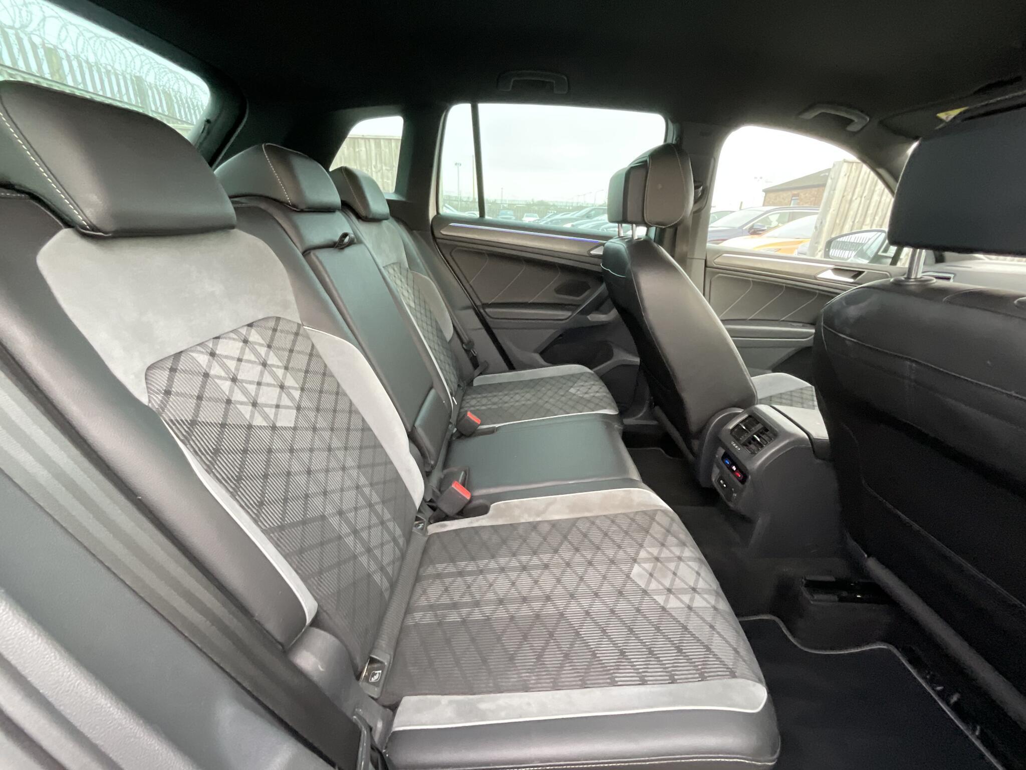 Volkswagen Tiguan - Image 7
