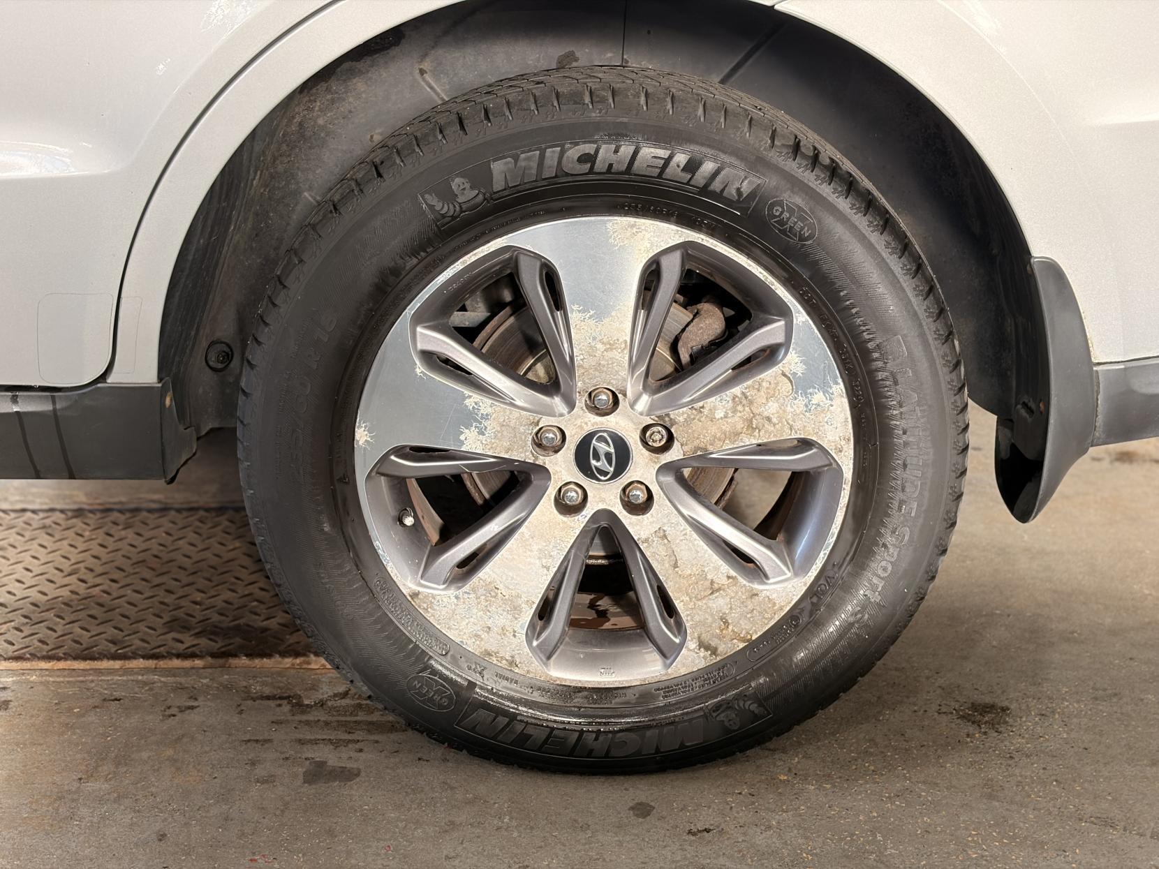 Hyundai Santa Fe - Image 16