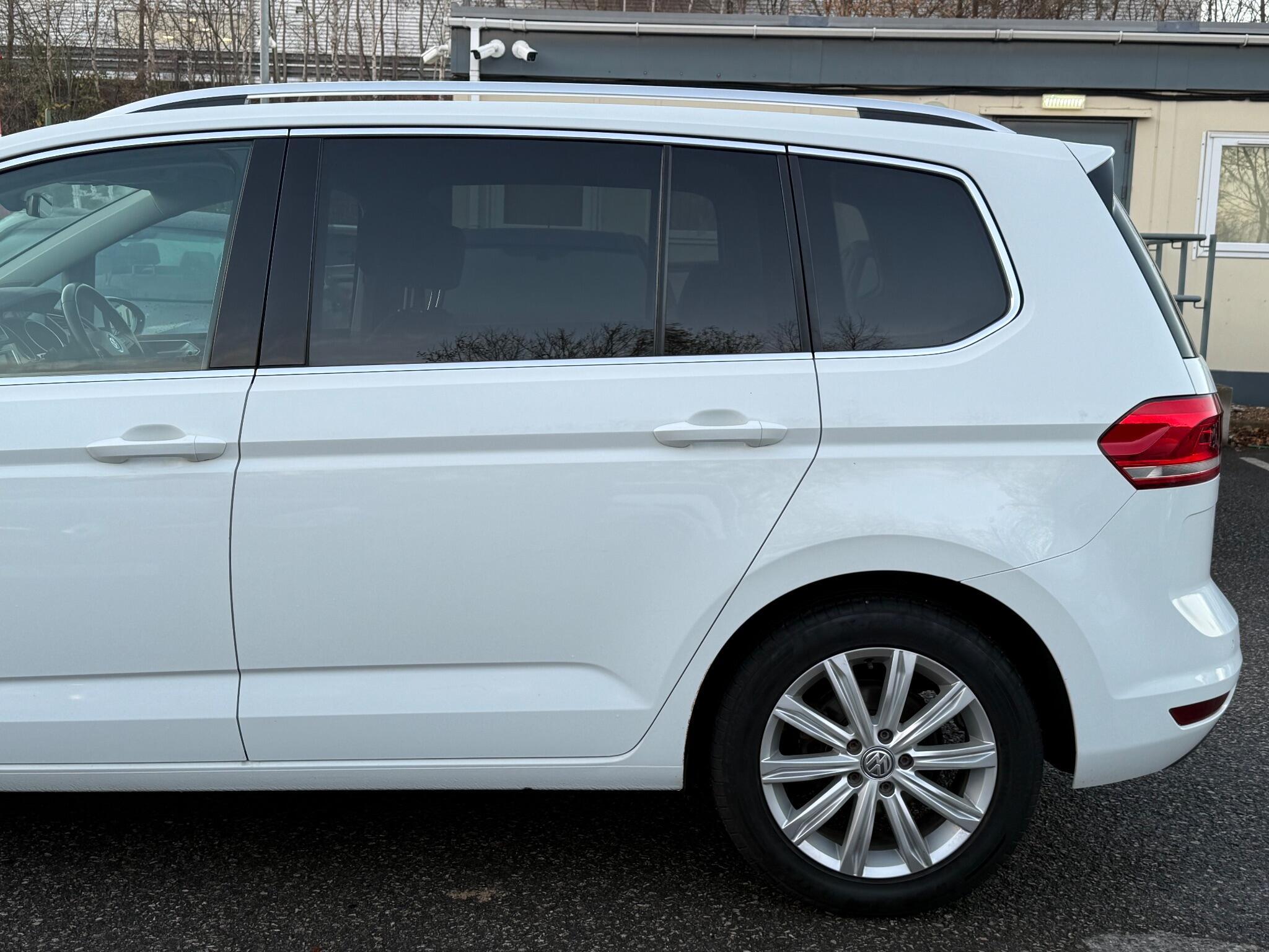Volkswagen Touran - Image 9