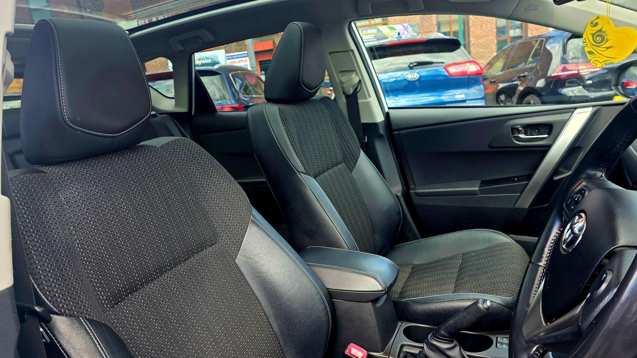 Toyota Auris - Image 12