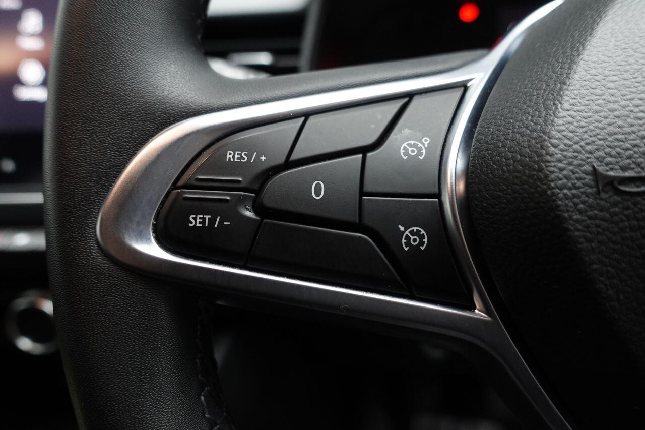 Renault Clio - Image 41