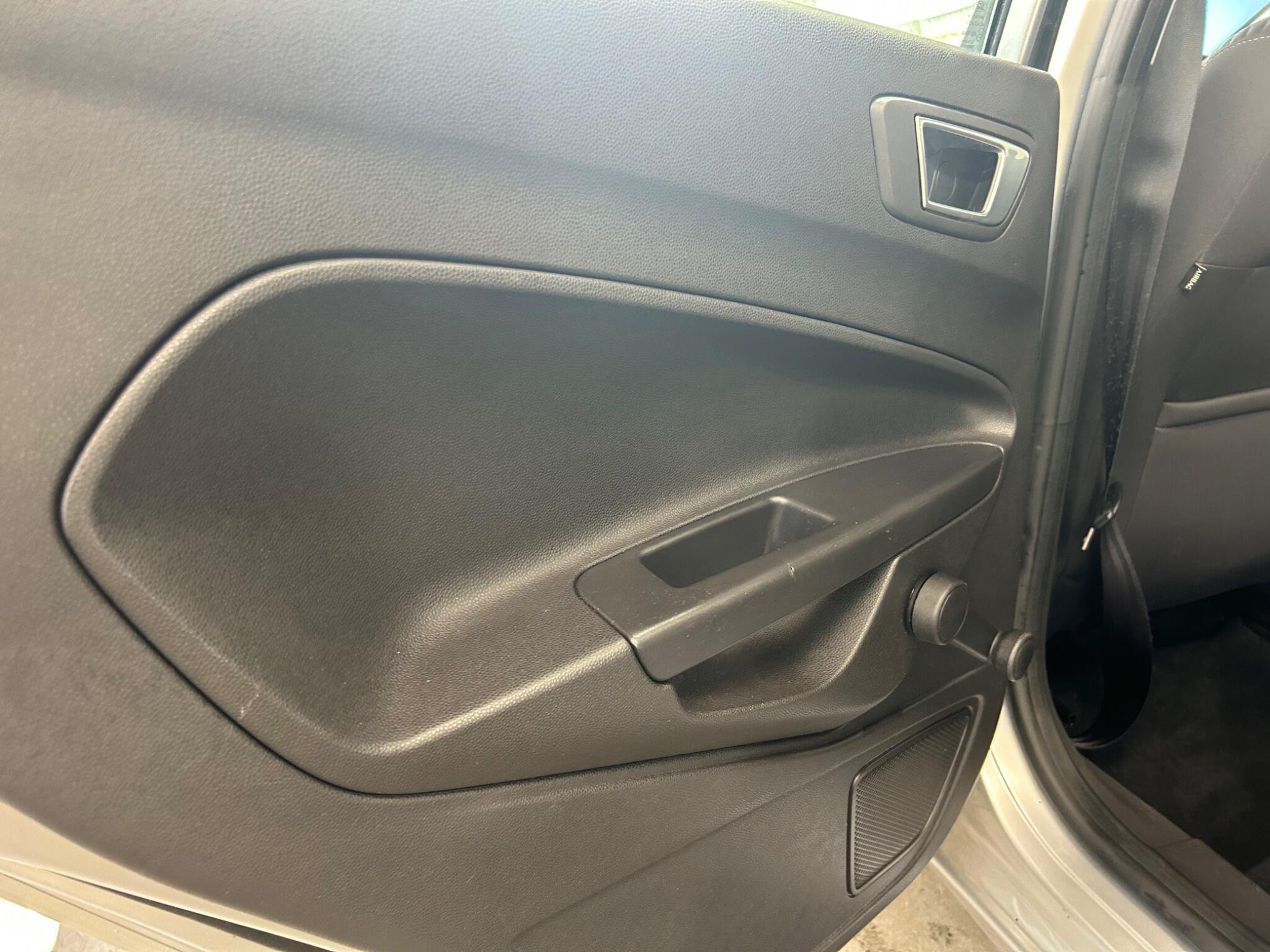 Ford Fiesta - Image 21