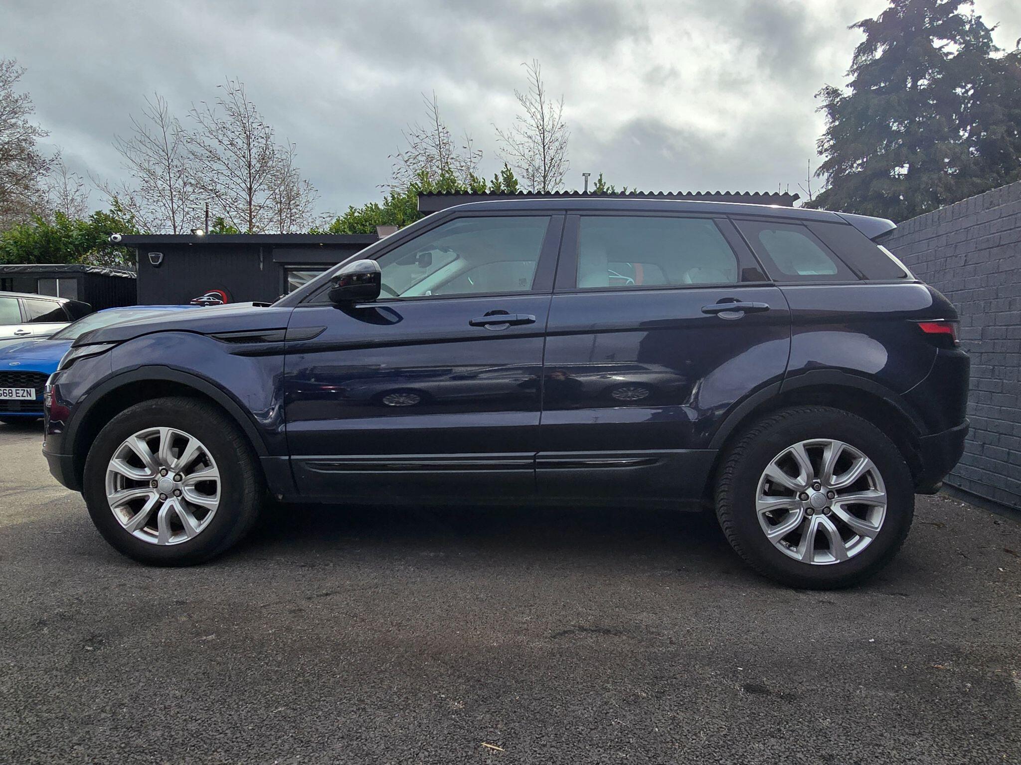 Land Rover Range Rover Evoque - Image 19