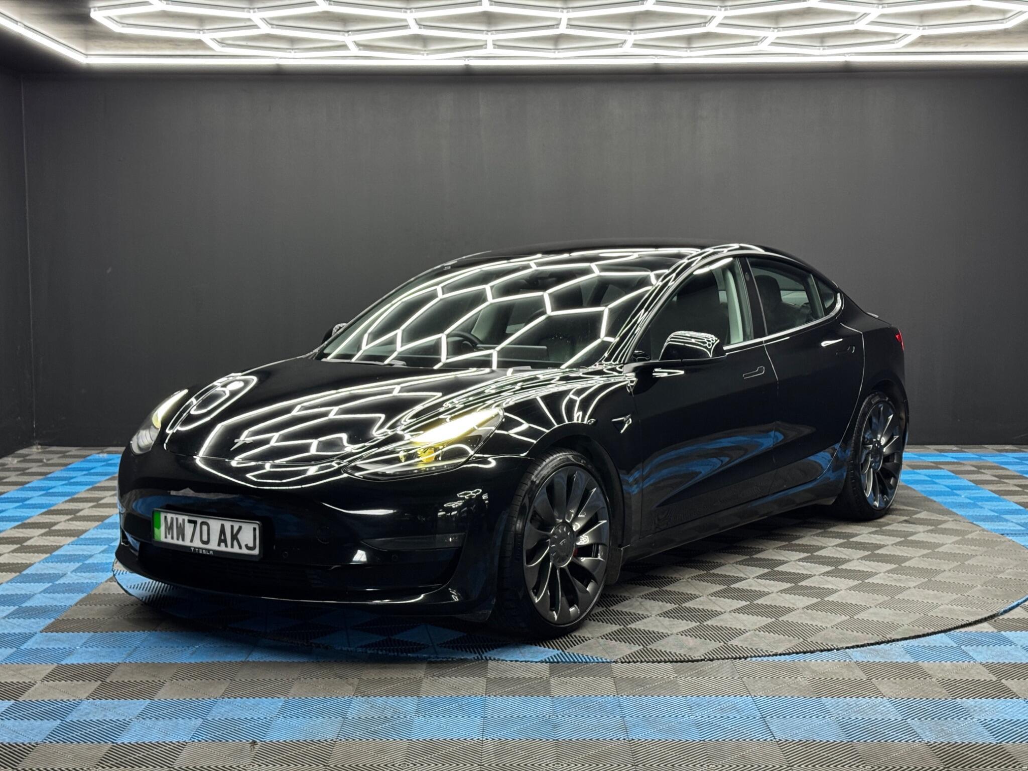 Tesla Model 3 - Image 3