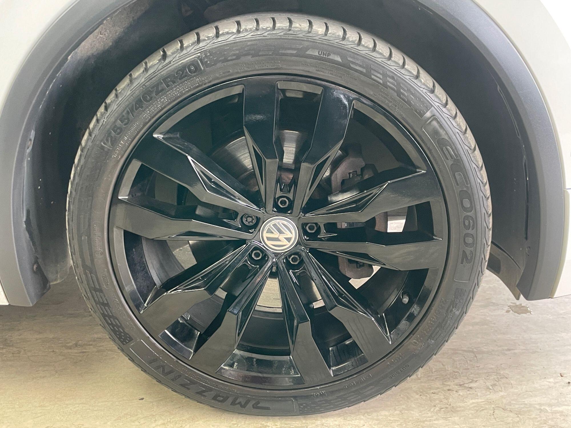 Volkswagen Tiguan - Image 18