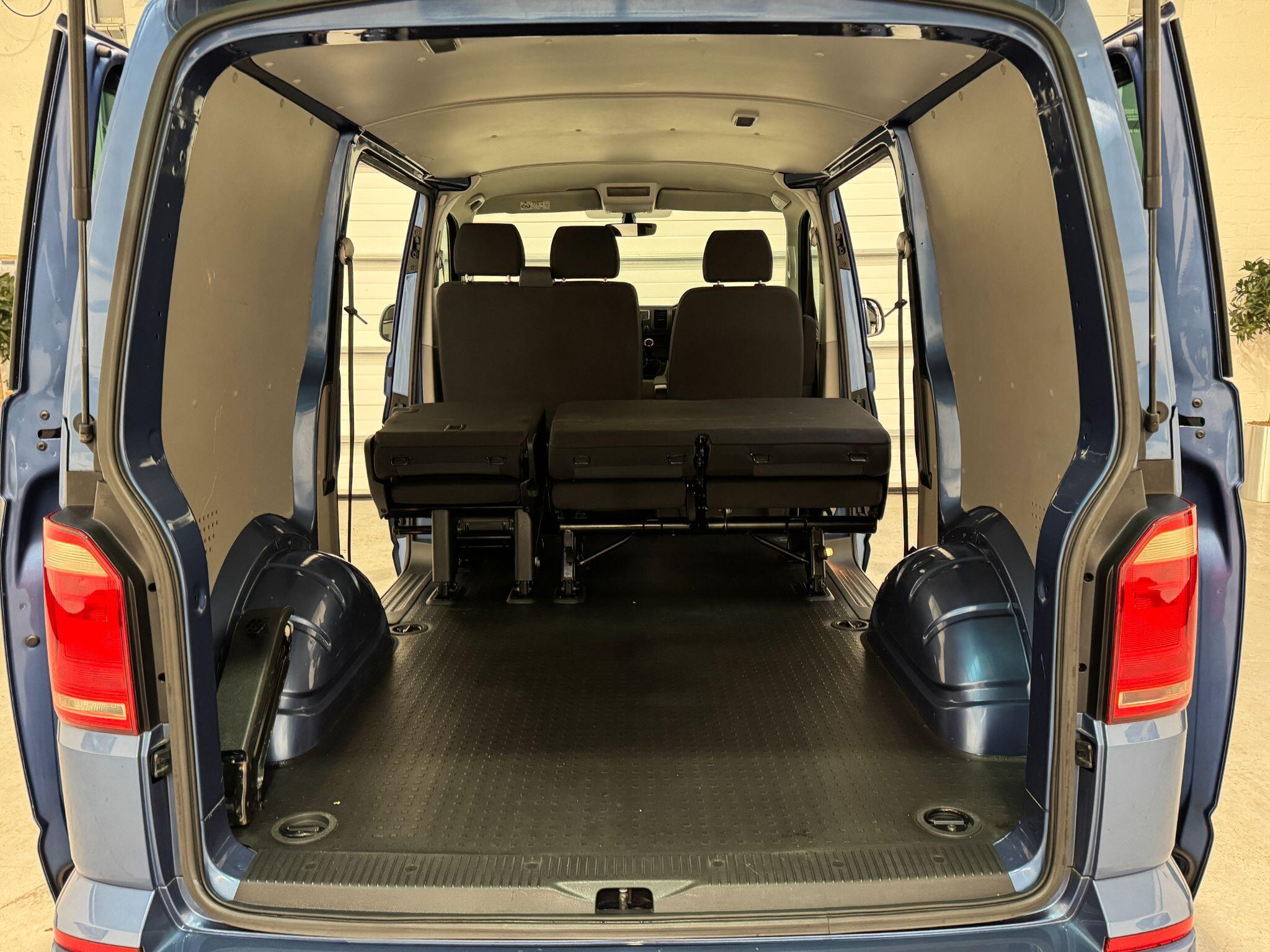Volkswagen Transporter - Image 48