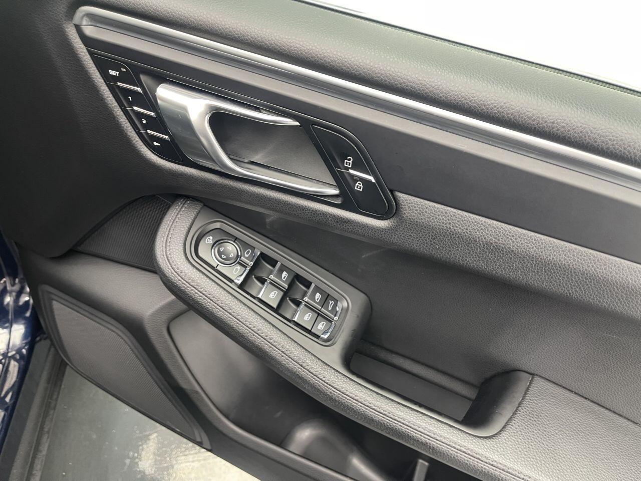 Porsche Macan - Image 34