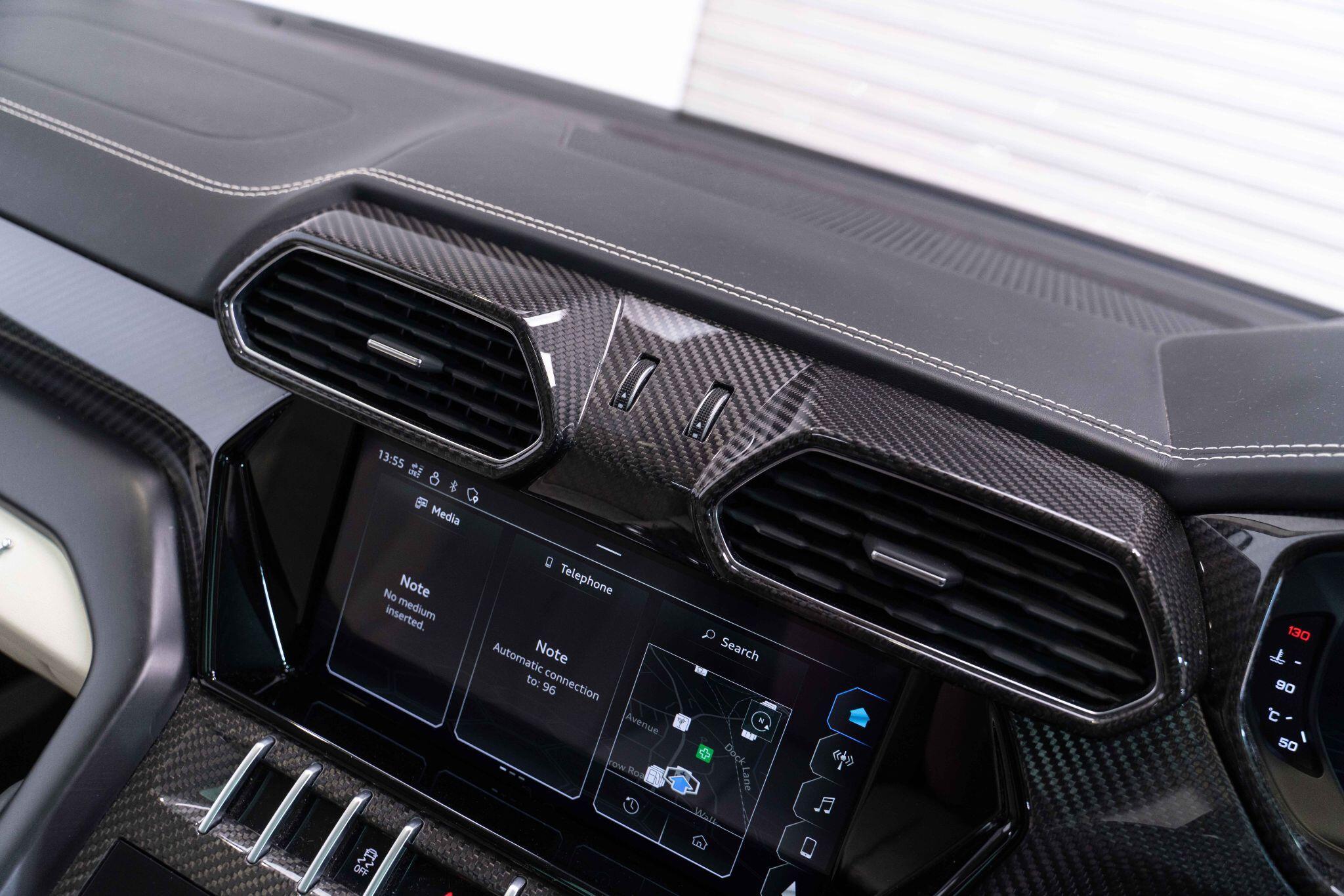 Lamborghini Urus - Image 54