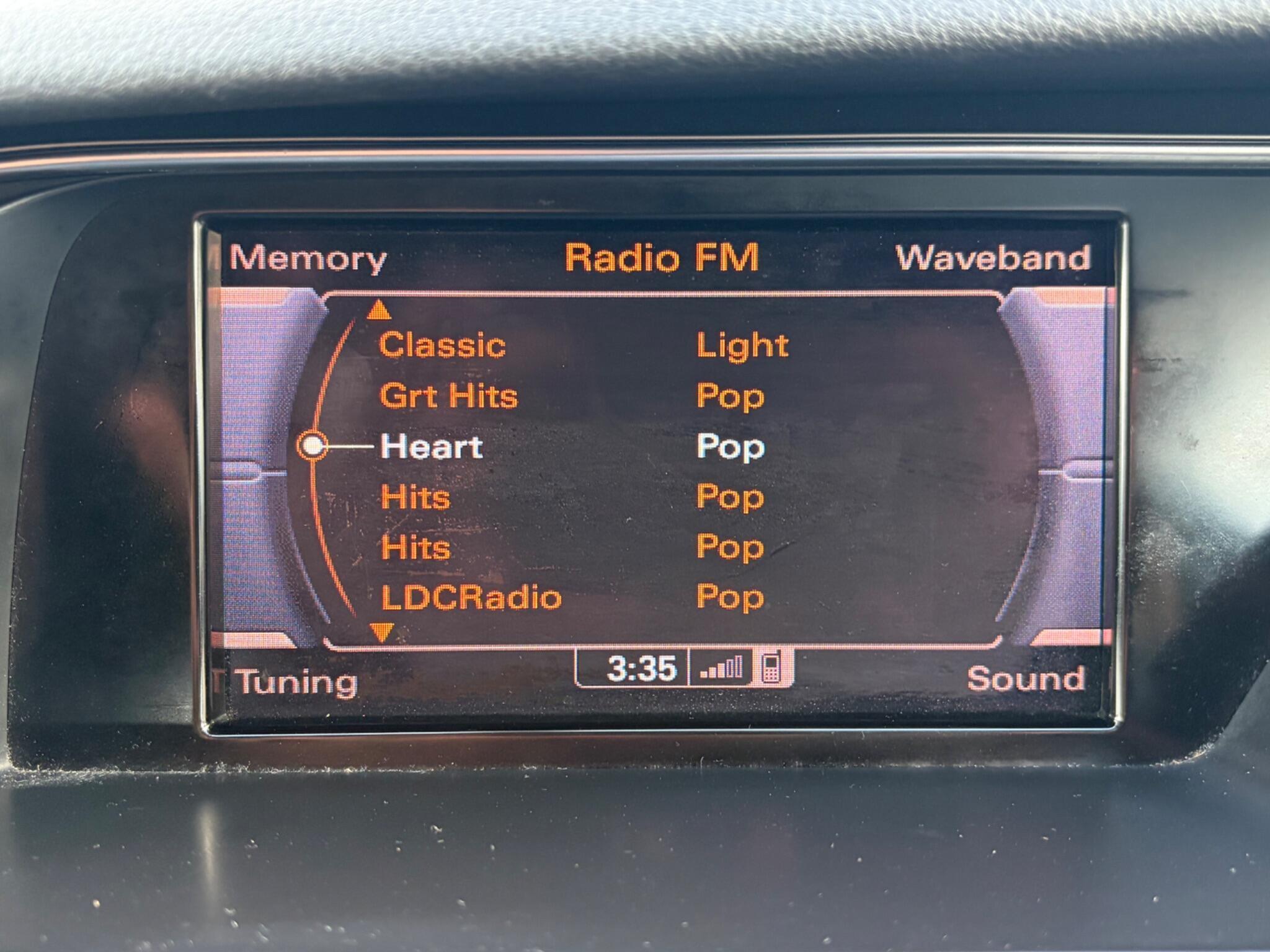 Audi A4 Avant - Image 29