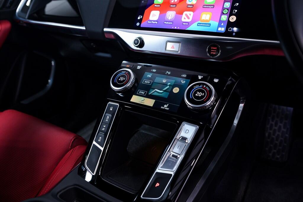 Jaguar I-Pace - Image 19
