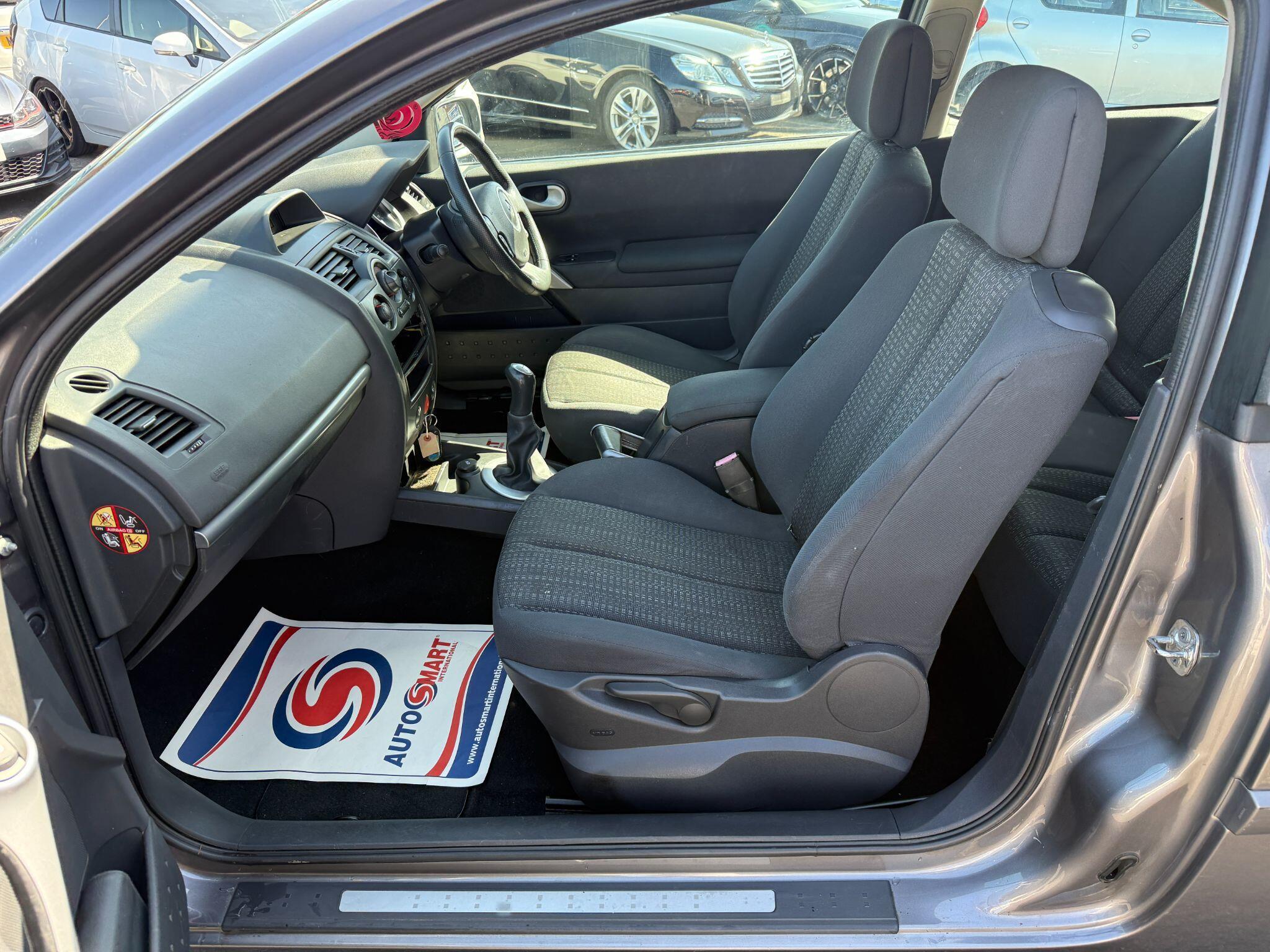 Renault Megane - Image 27