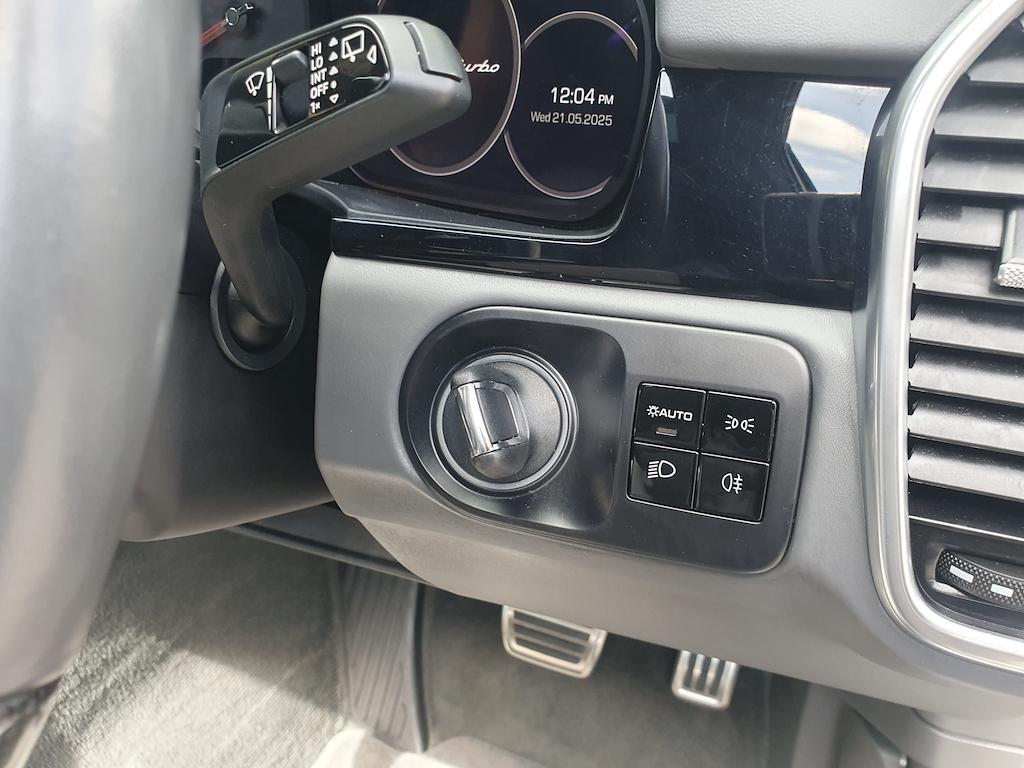 Porsche Cayenne - Image 52
