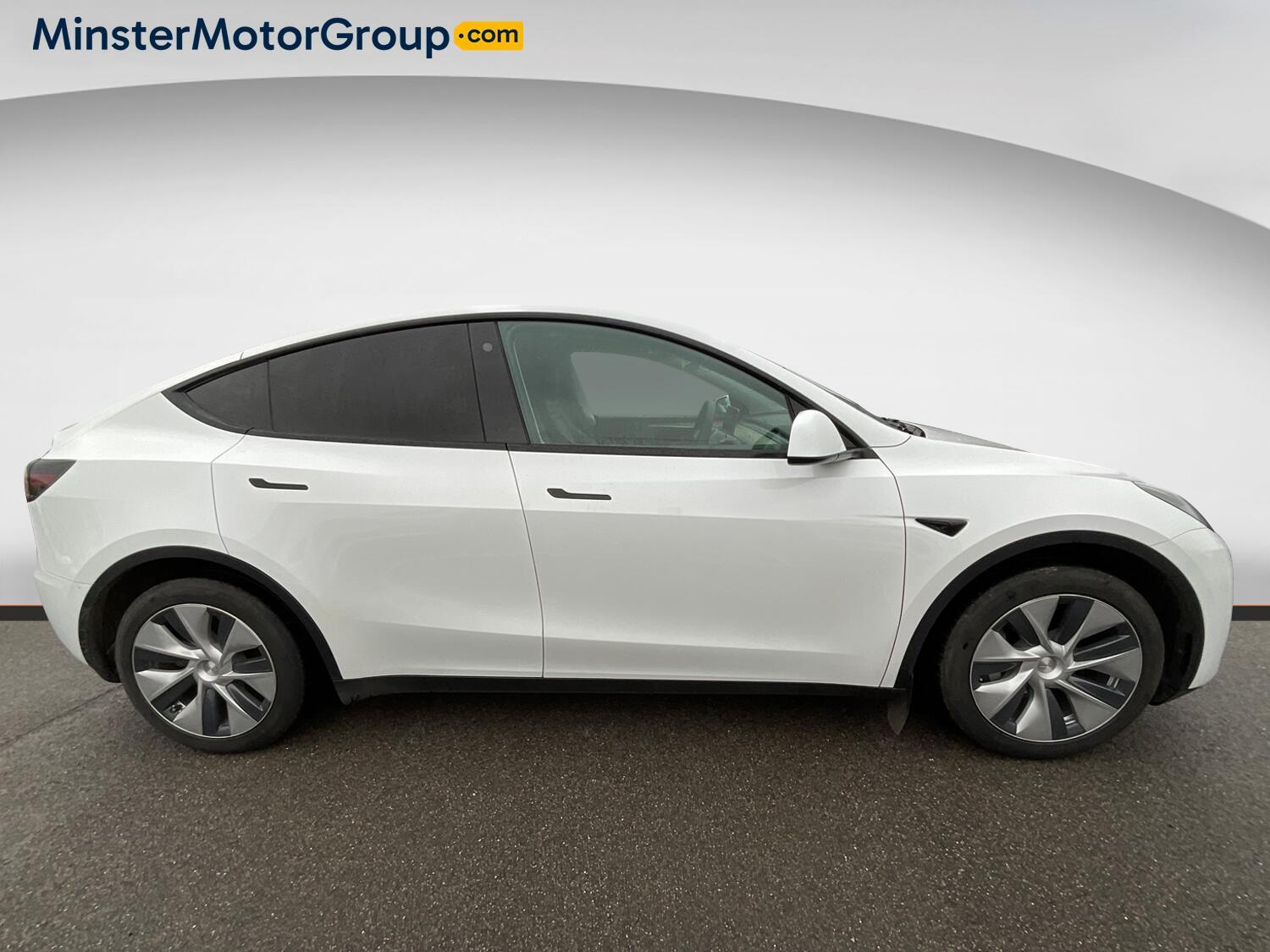 Tesla Model Y - Image 2