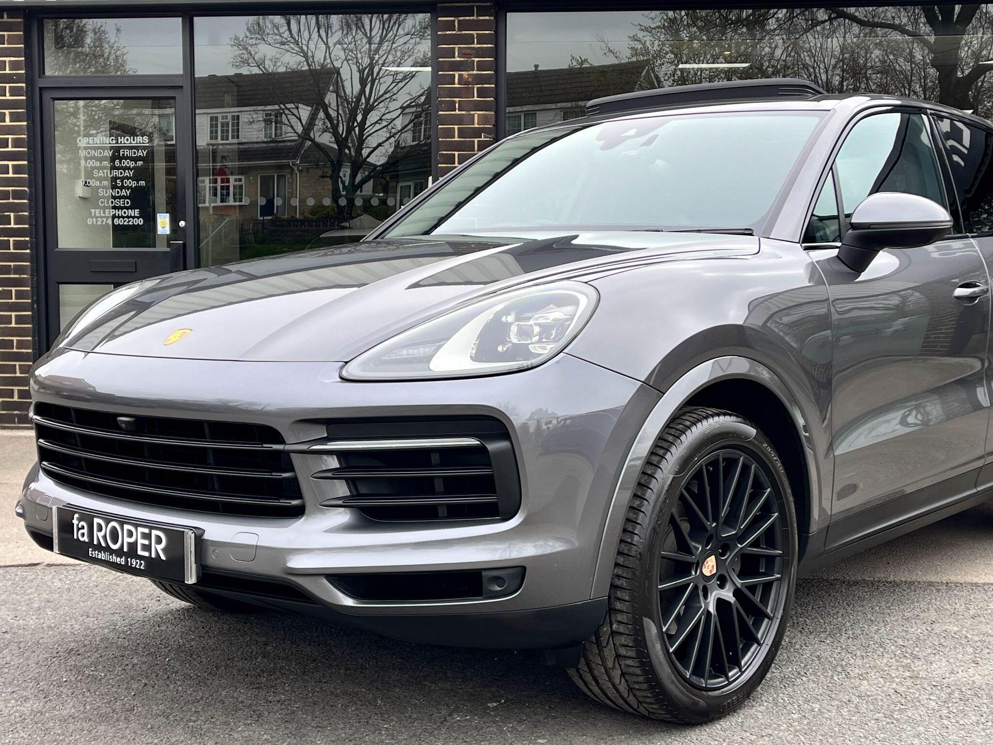 Porsche Cayenne - Image 22